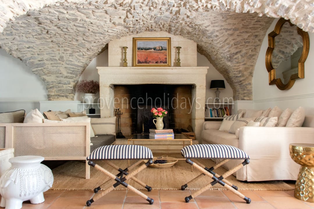 25 - Mas Mouriès: Villa: Interior