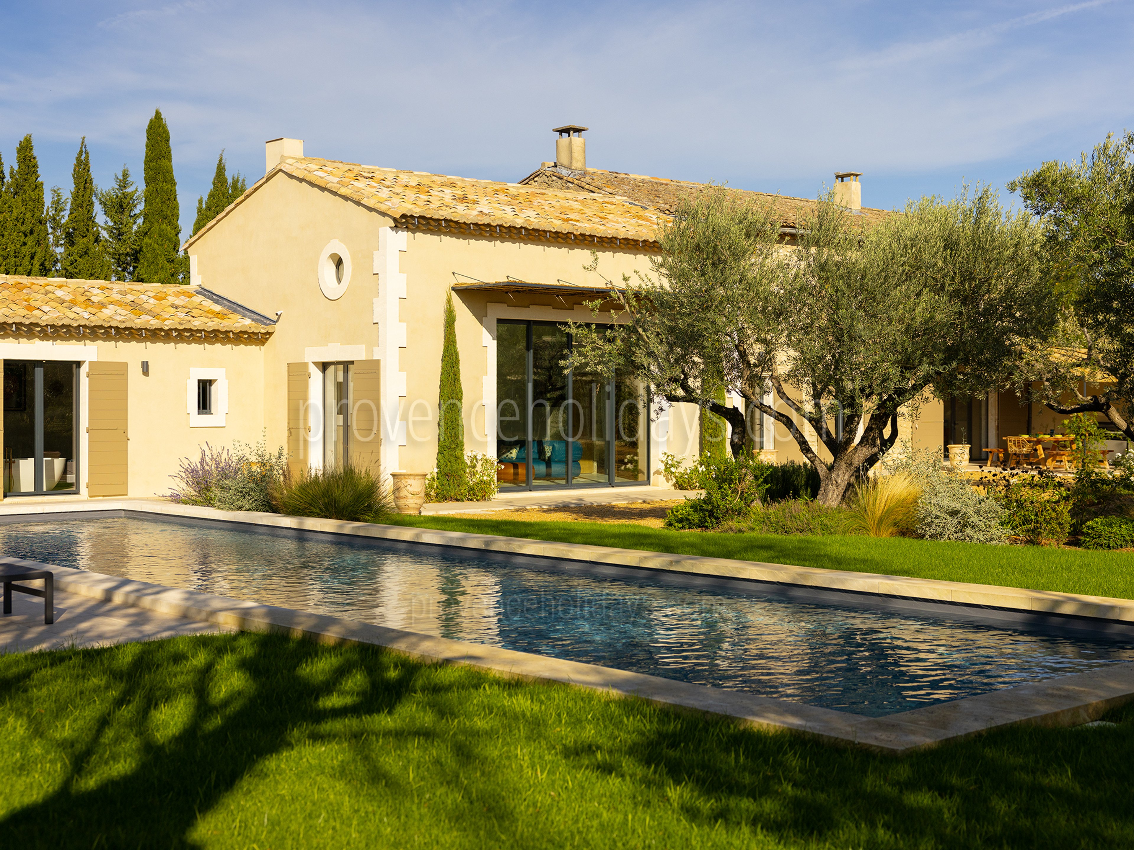 1 - Mas Leonie: Villa: Exterior