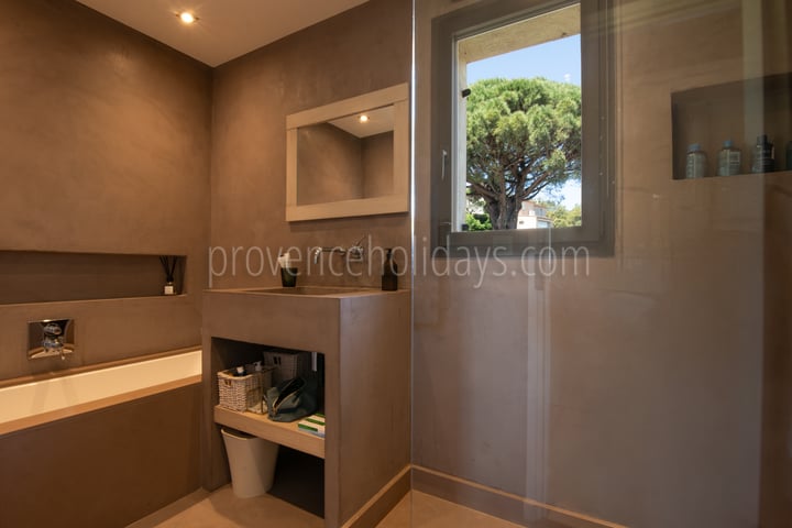 16 - Villa Infinite: Villa: Bathroom