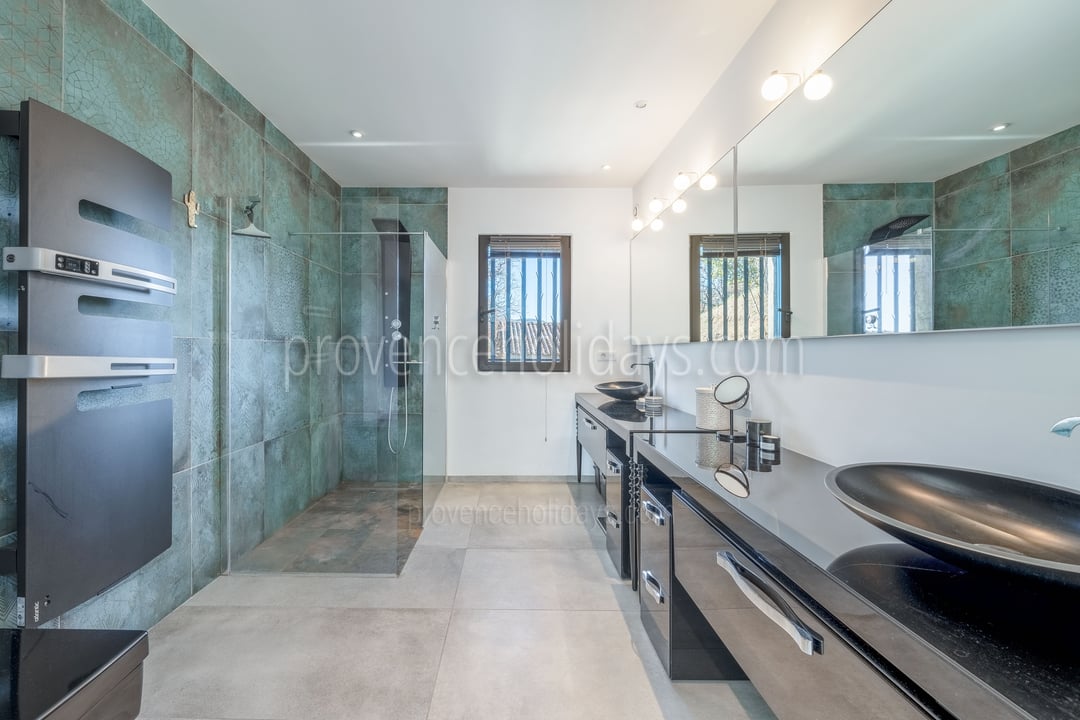 28 - Domaine de la Bouisse: Villa: Bathroom
