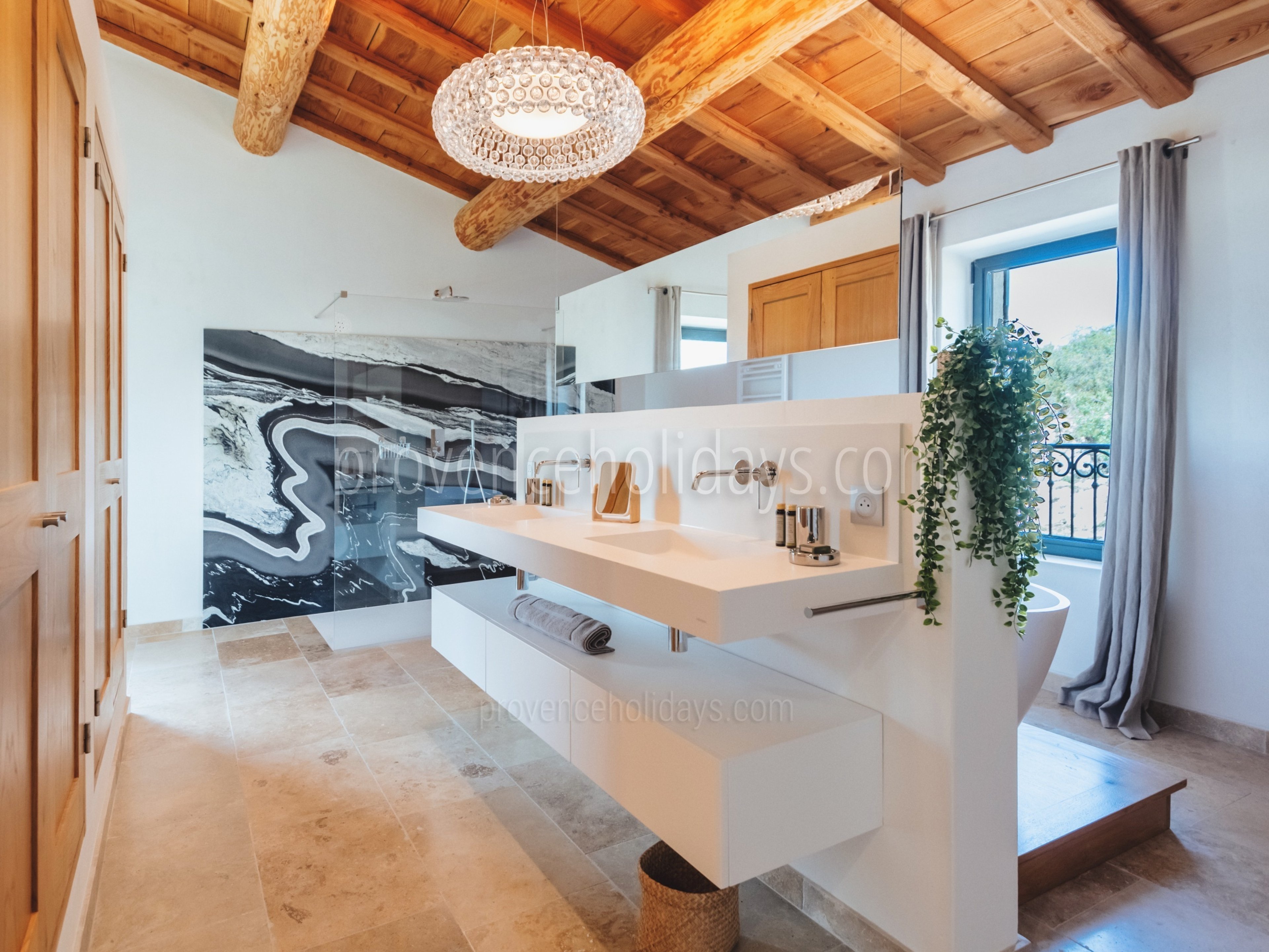 40 - Mas de Pierre: Villa: Bathroom