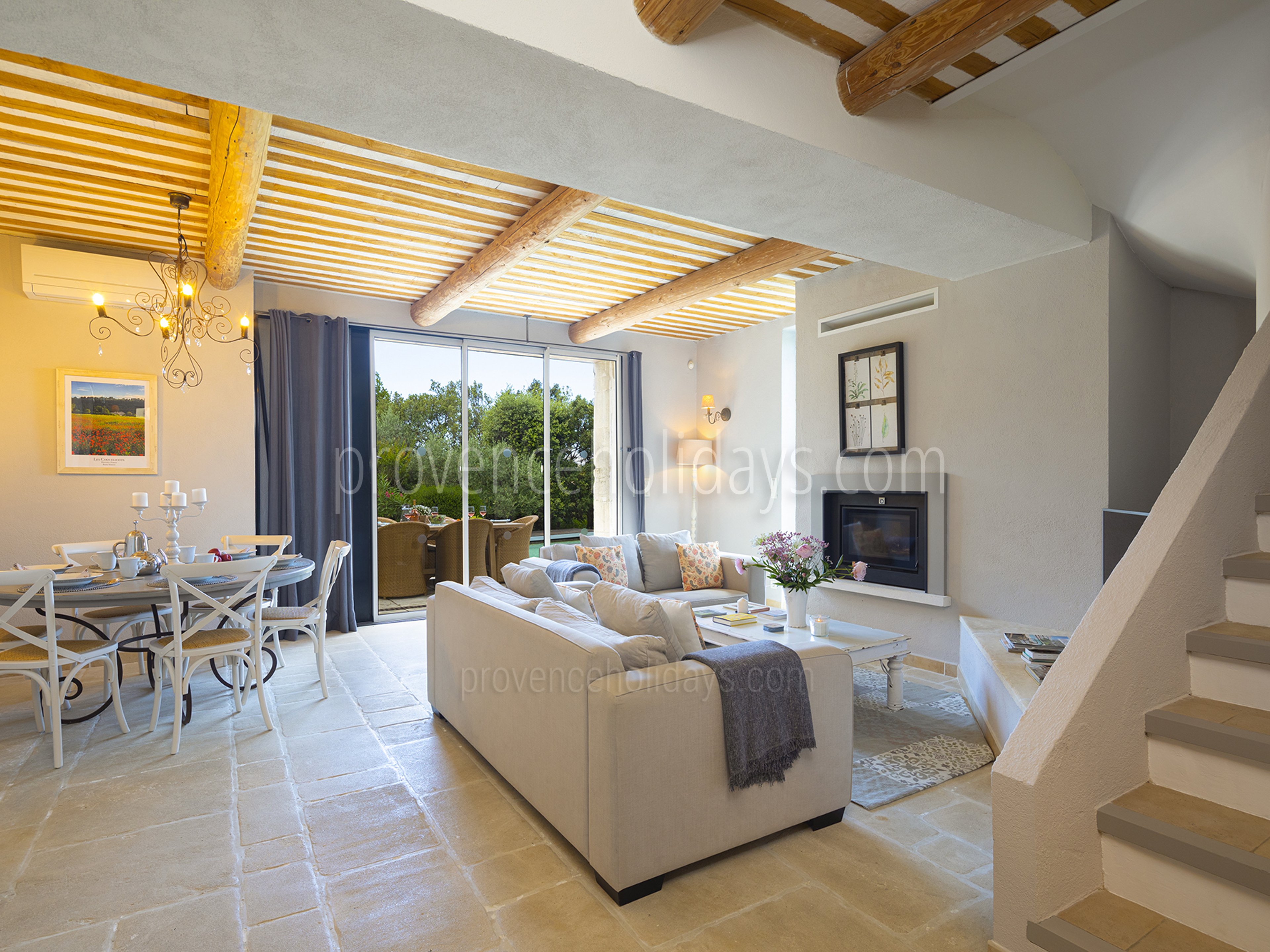 28 - Villa Luberon: Villa: Interior