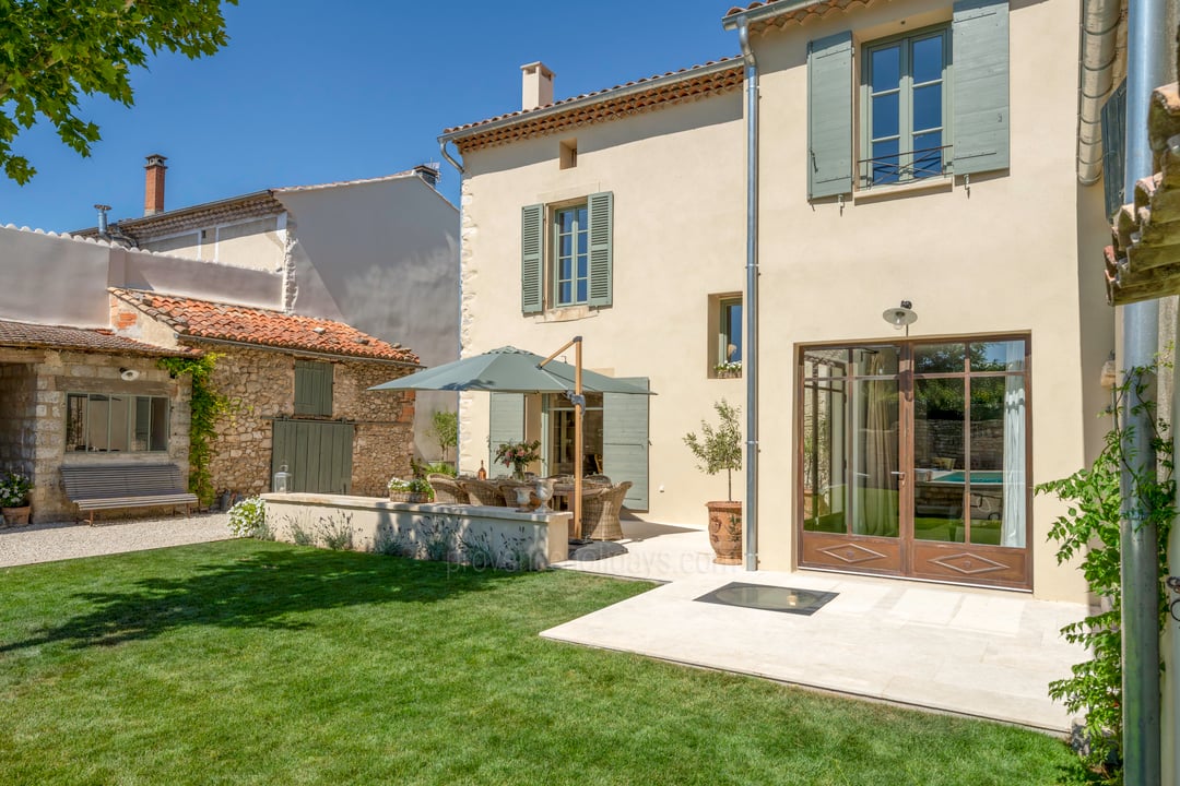 10 - La Vieille Grange: Villa: Exterior