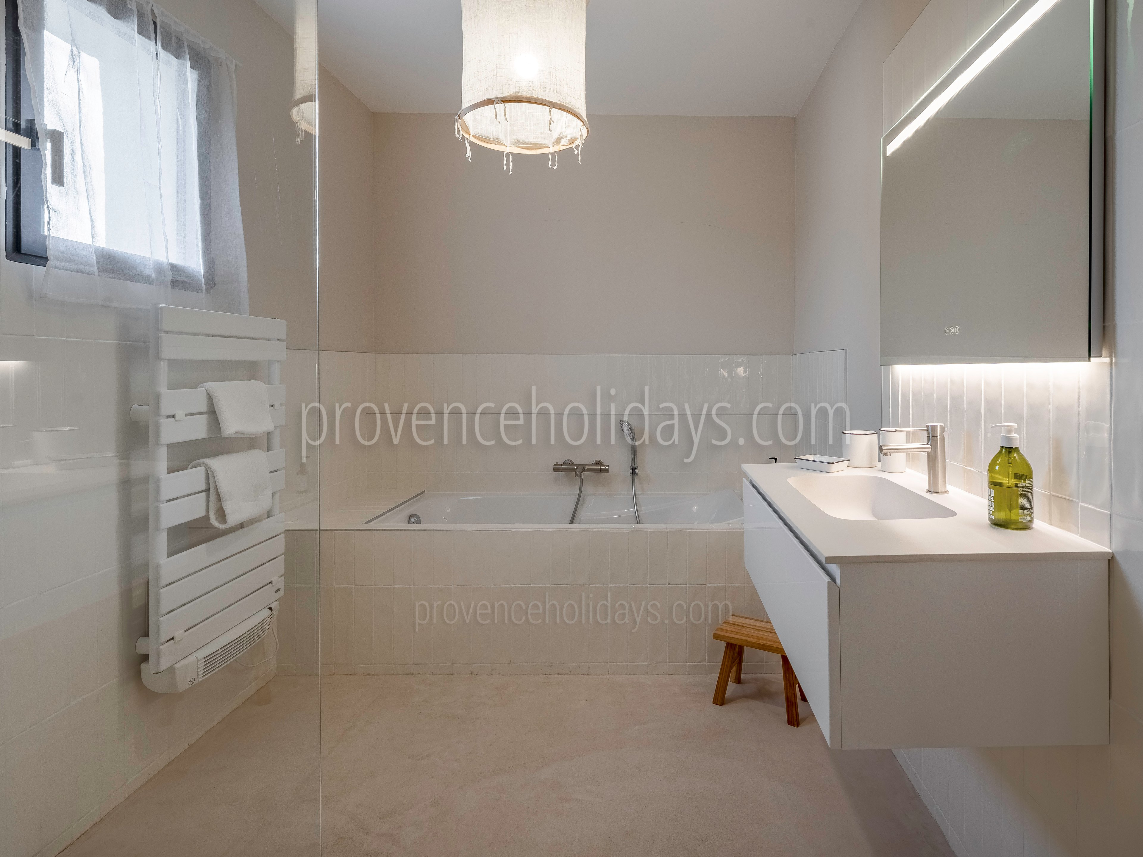 27 - Villa Alma: Villa: Bathroom