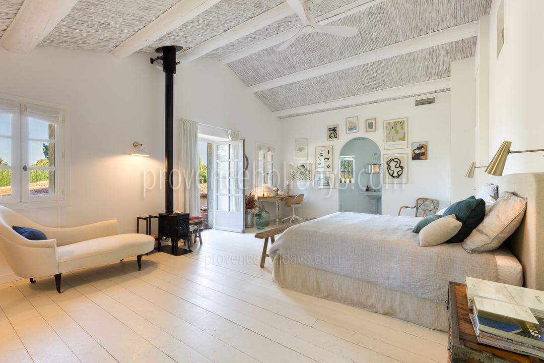5 - Mas Province: Villa: Bedroom