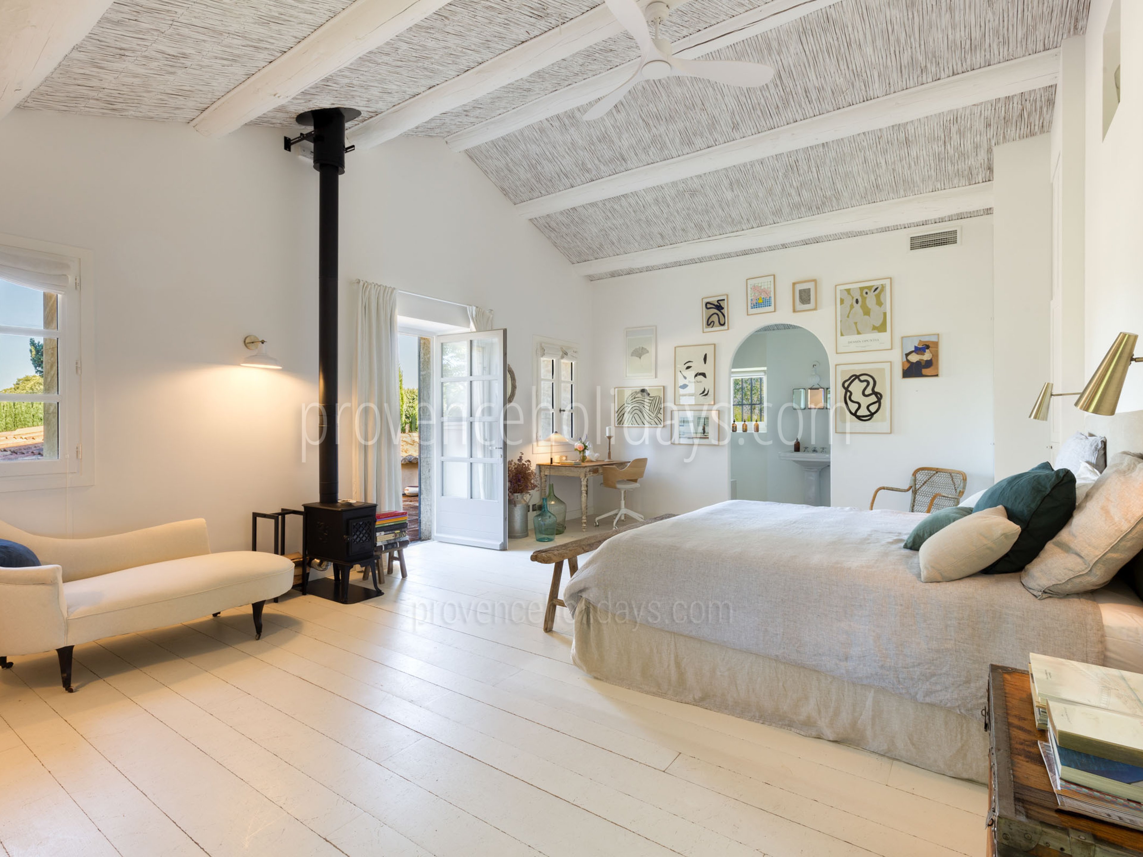 5 - Mas Province: Villa: Bedroom