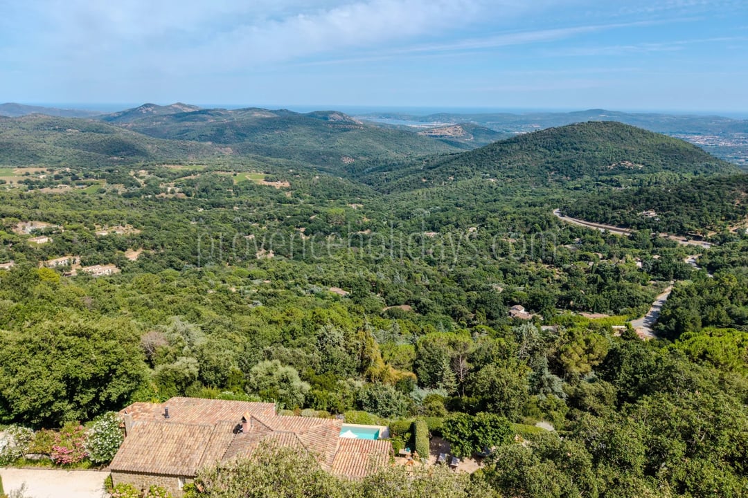37 - Villa with sauna in La Garde-Freinet: Villa: Exterior