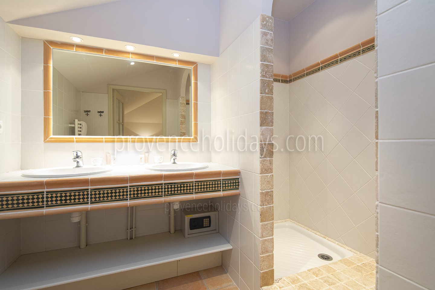 49 - Bastide Lacoste: Villa: Bathroom