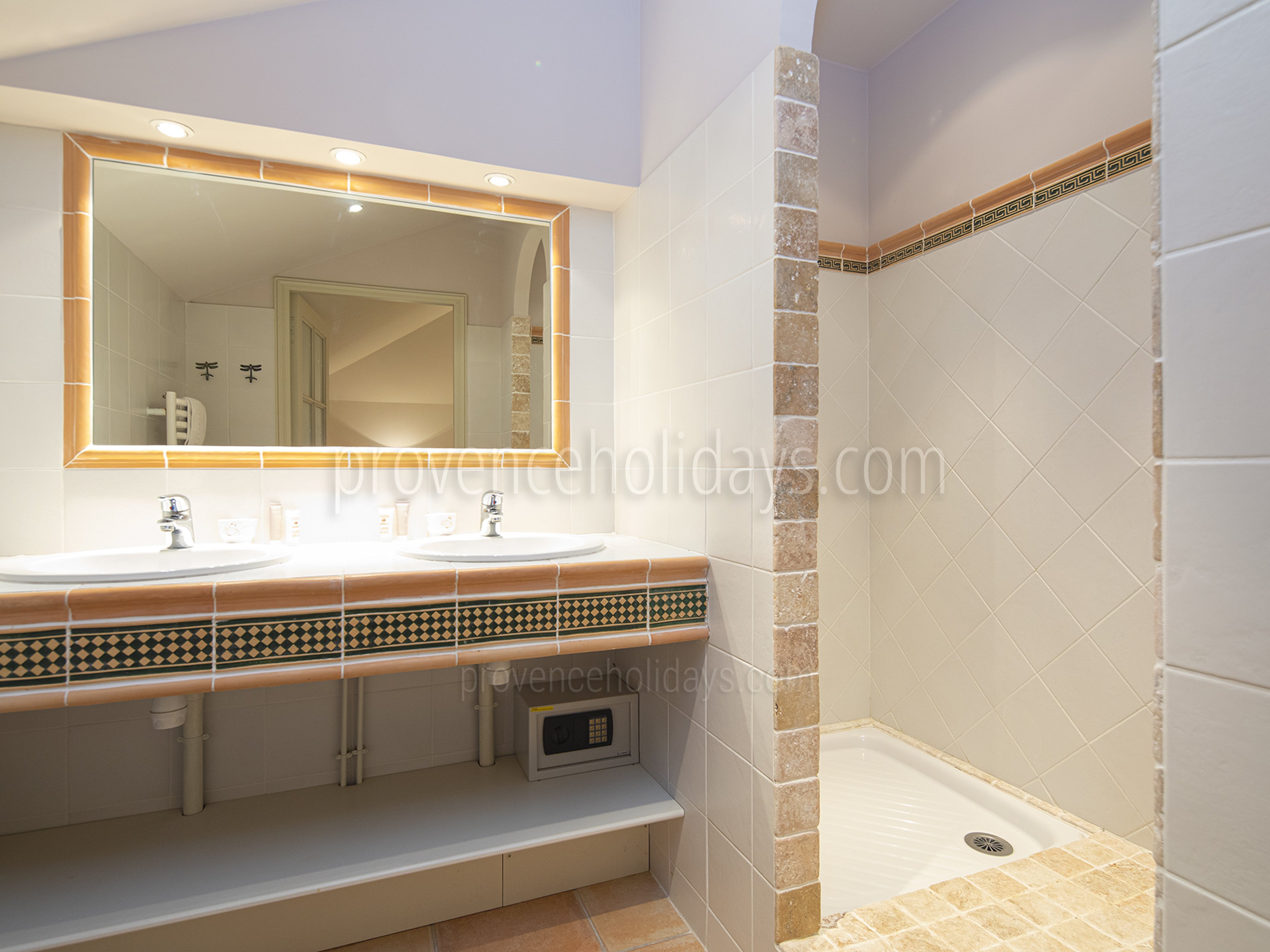 49 - Bastide Lacoste: Villa: Bathroom