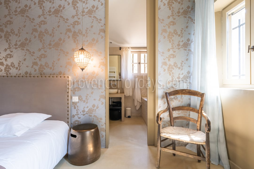 12 - Le Mas aux Gargouilles: Villa: Bedroom