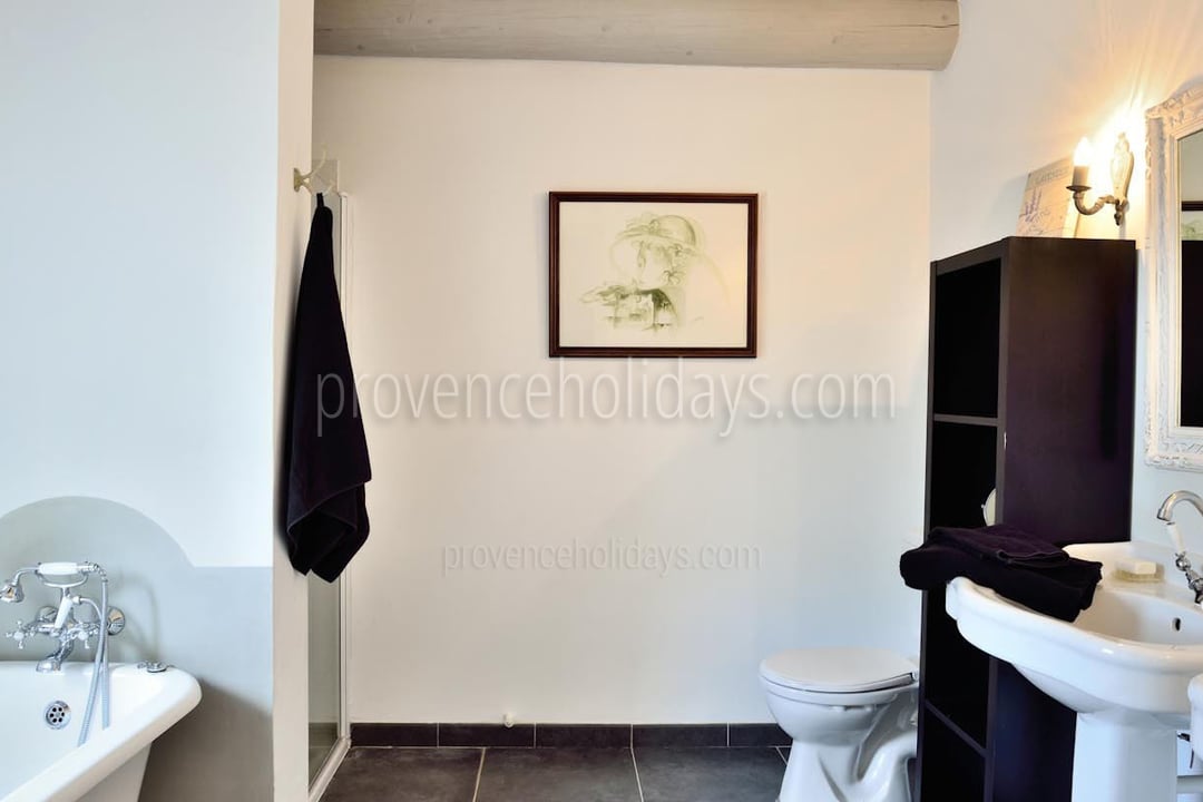 19 - La Bastide des Chênes: Villa: Bathroom