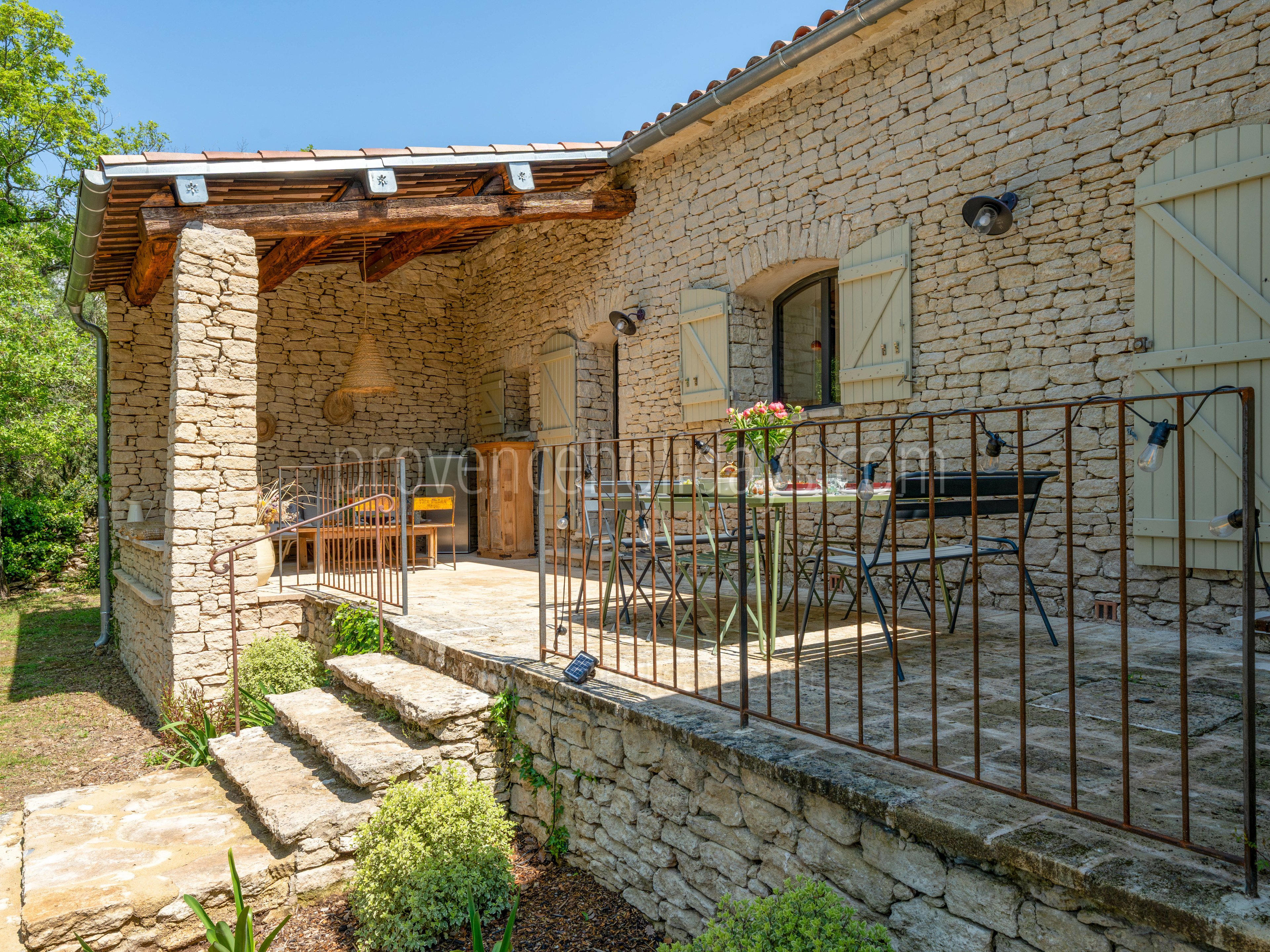 73 - Mas des Chênes Blancs: Villa: Exterior