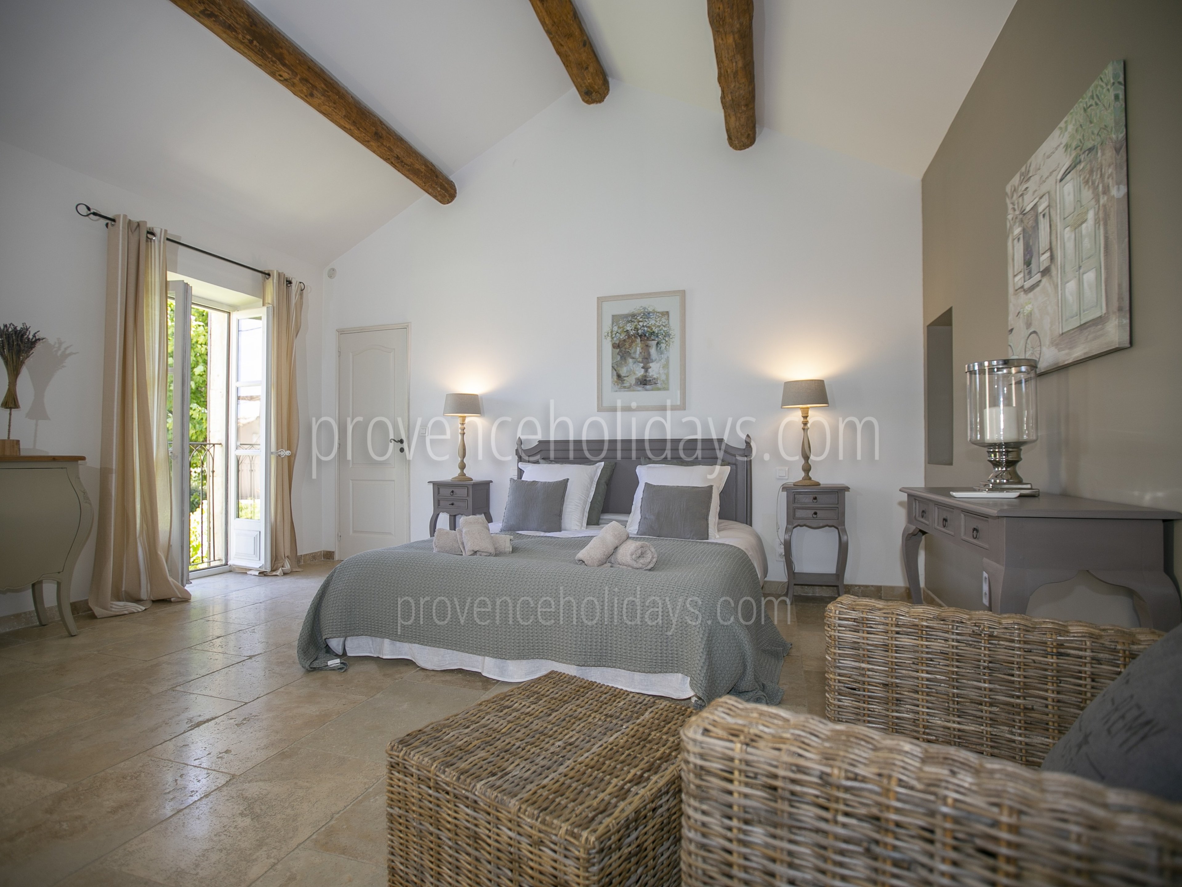 21 - Les Oliviers: Villa: Bedroom - Master bedroom first floor east side