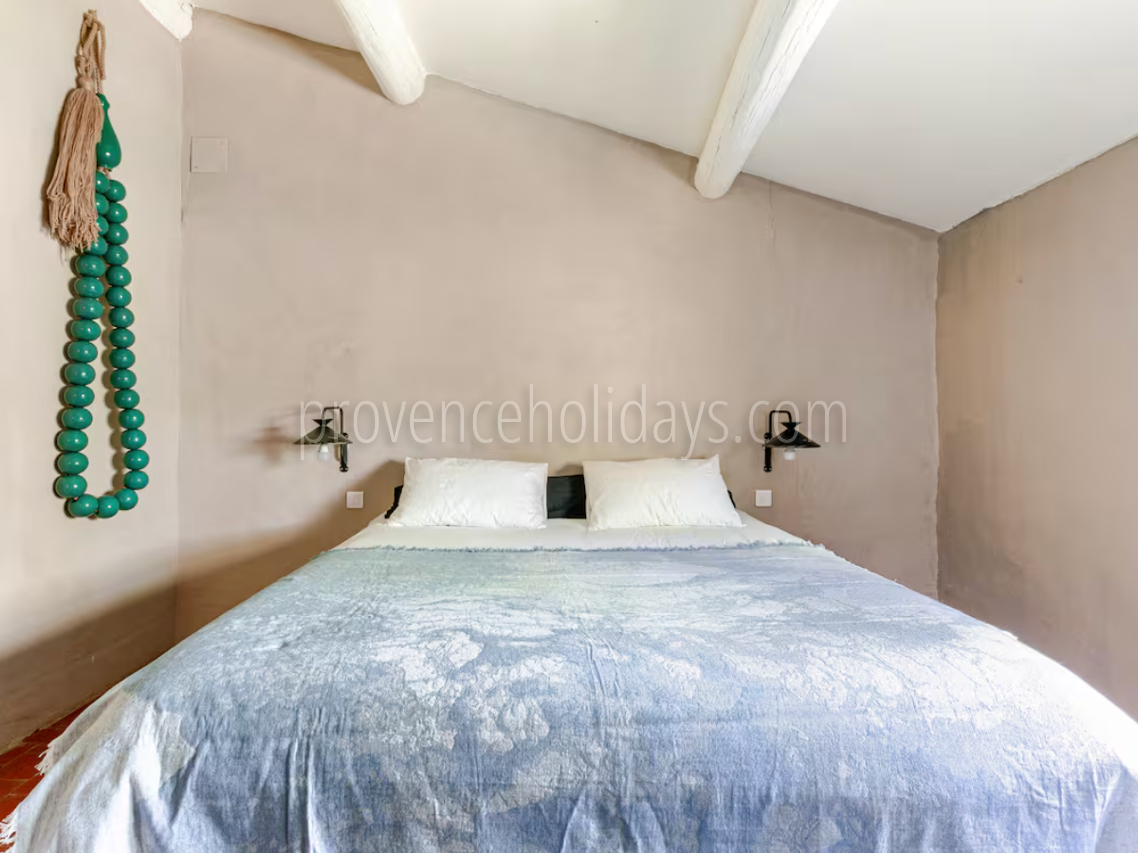 17 - Les Vues du Luberon: Villa: Bedroom