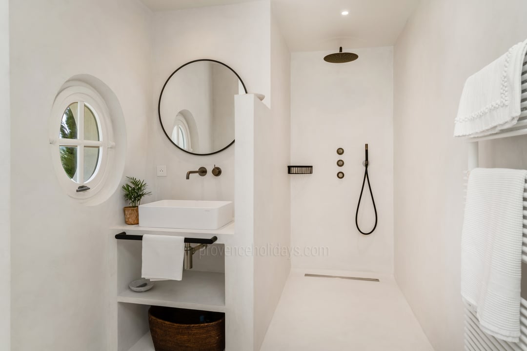 9 - Villa Honora: Villa: Bathroom