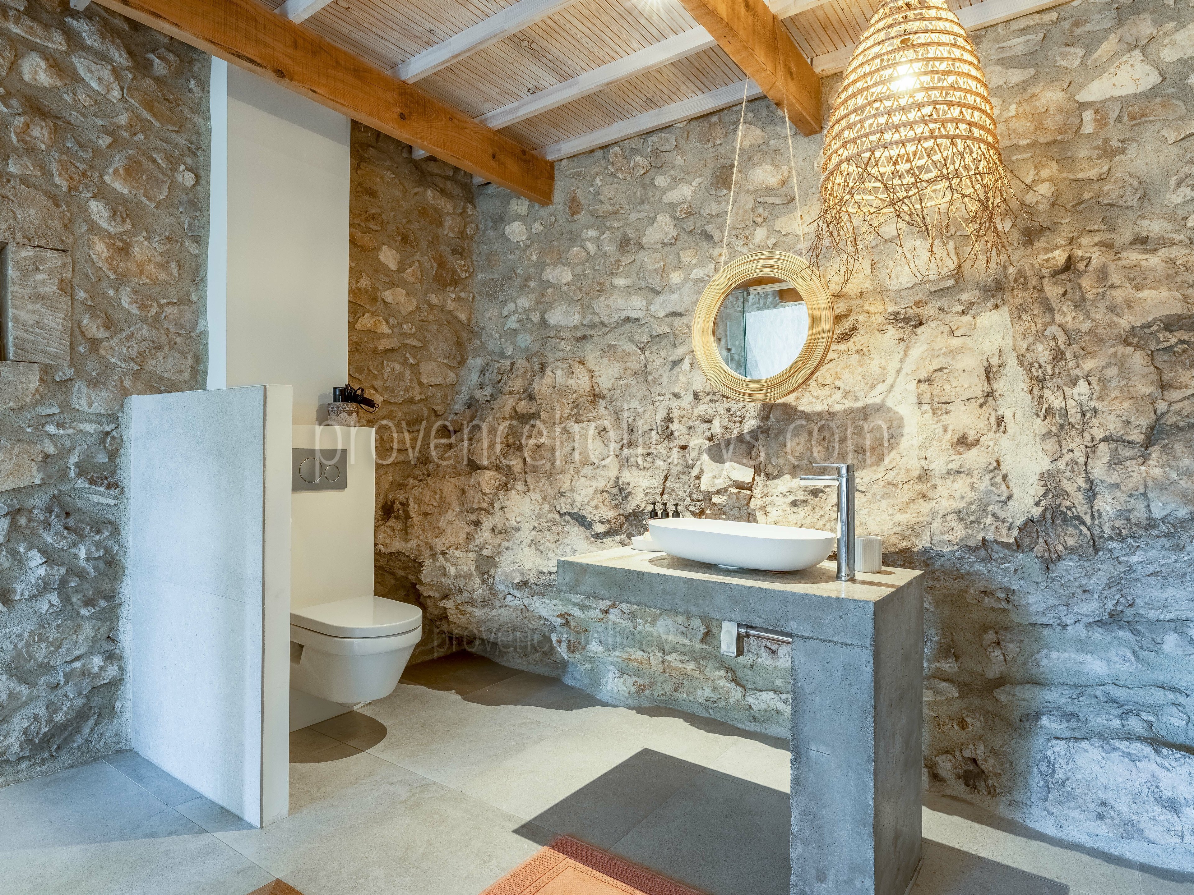 24 - Mas des Roches: Villa: Bathroom