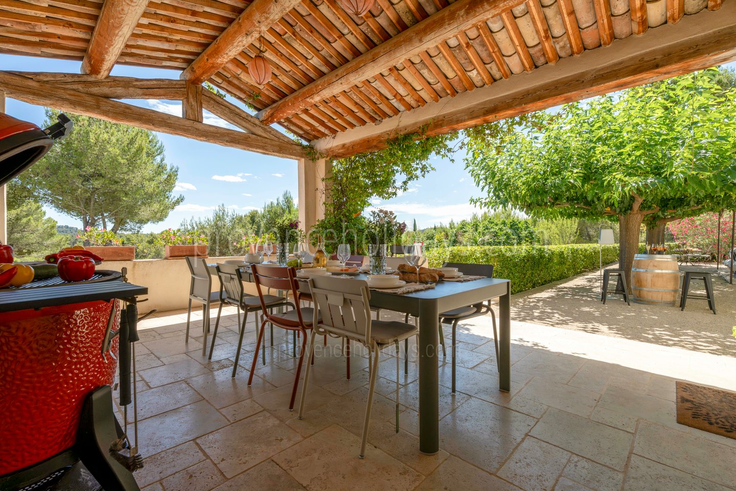 6 - Mas des Songes: Villa: Exterior