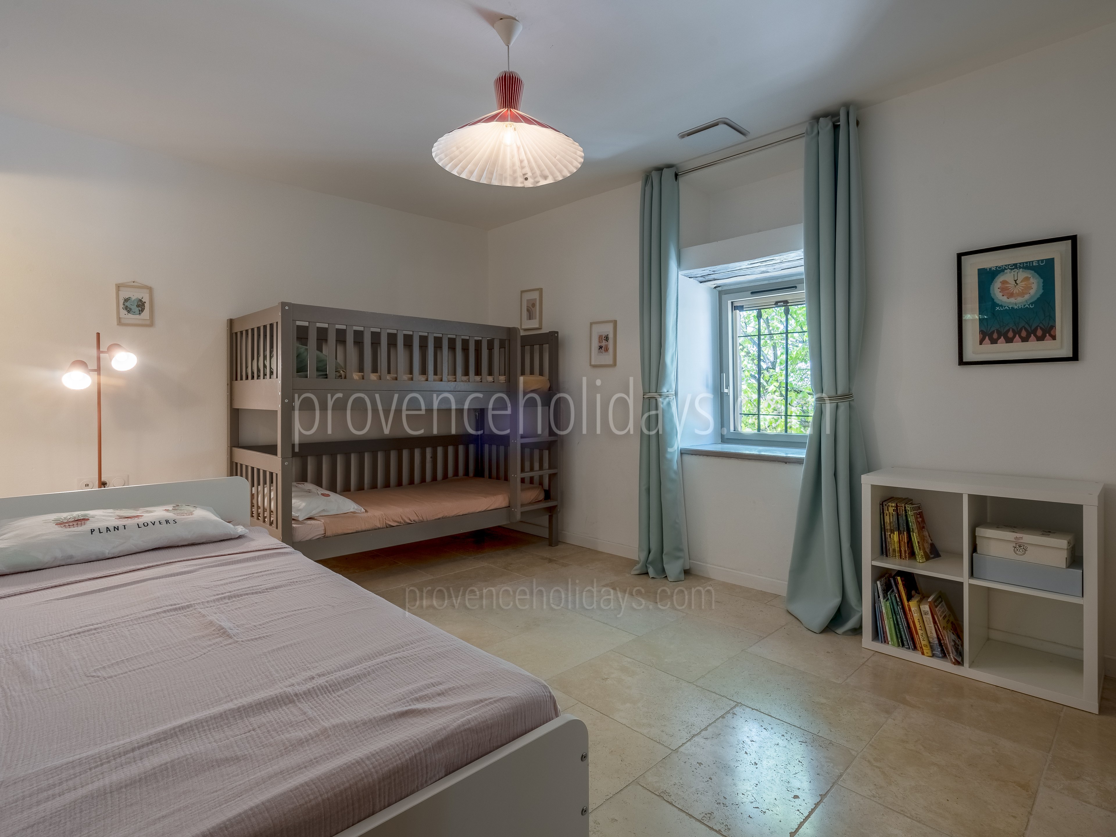 18 - Mas des Aires: Villa: Bedroom