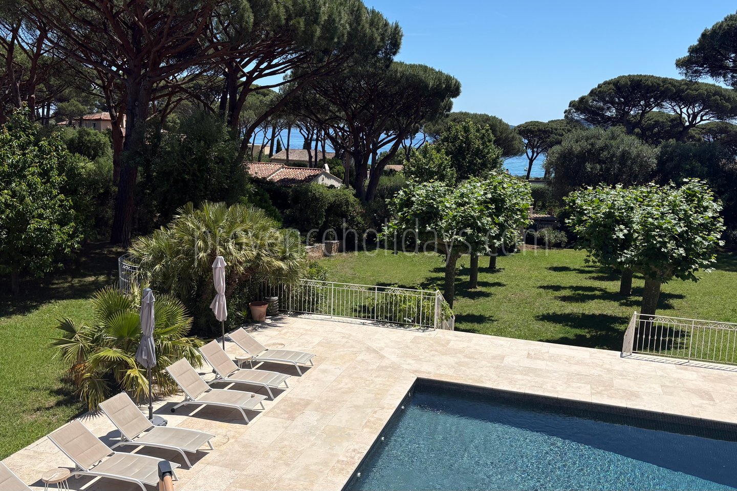 26 - Le Mas des Lys: Villa: Pool