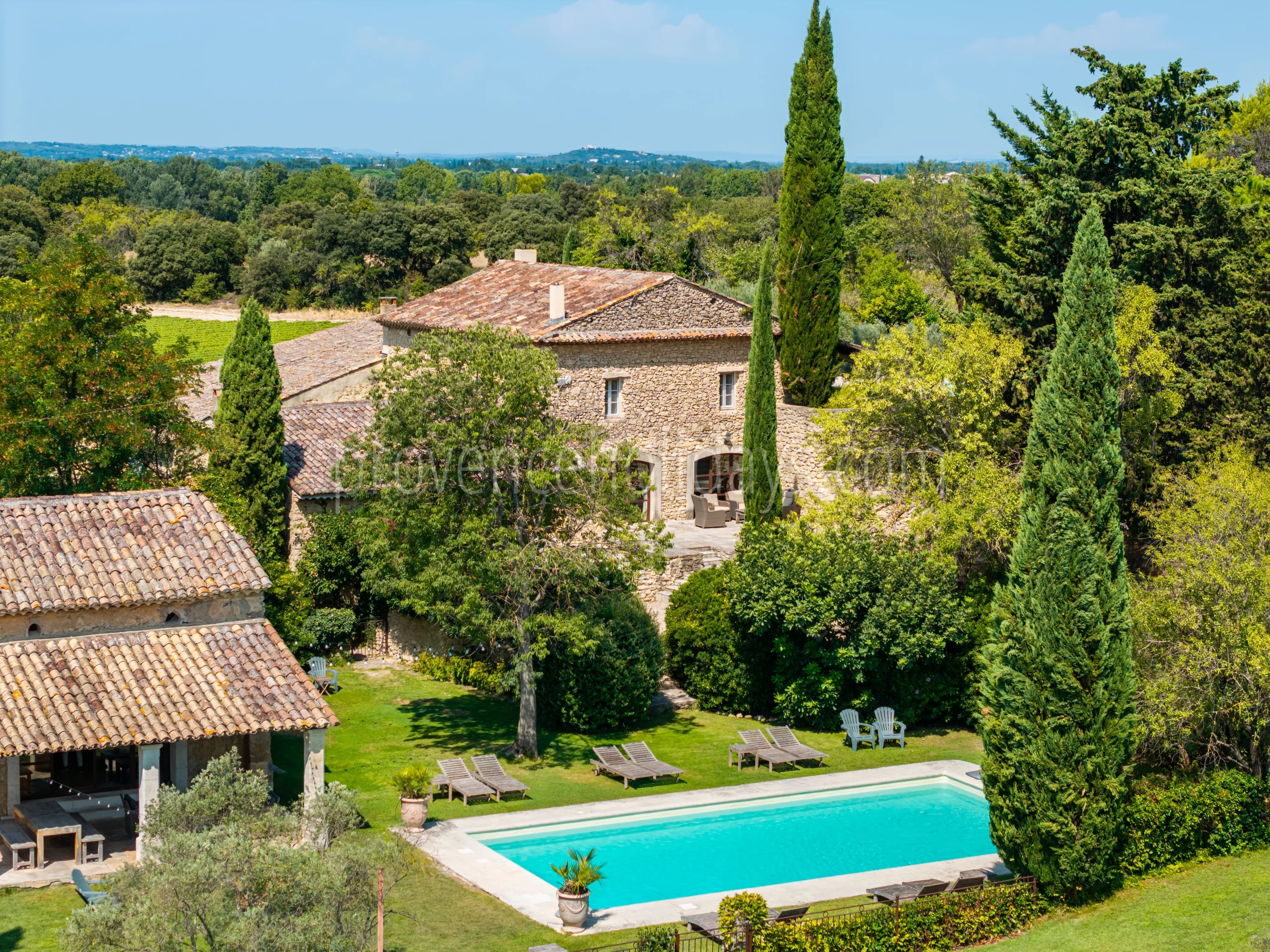4 - Hameau en pierre à L\'Isle-sur-la-Sorgue: Villa: Exterior