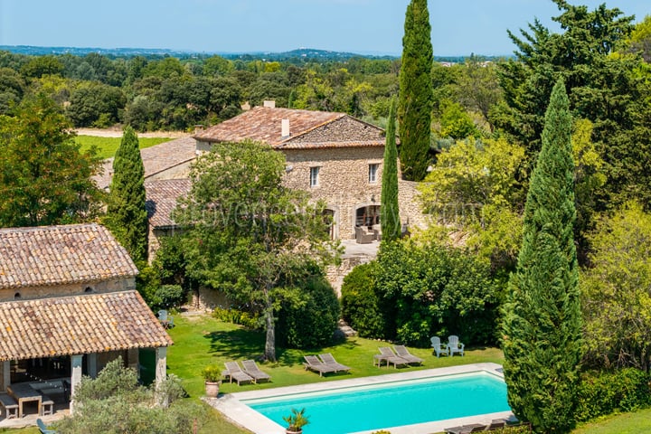 4 - Hameau en pierre à L\'Isle-sur-la-Sorgue: Villa: Exterior
