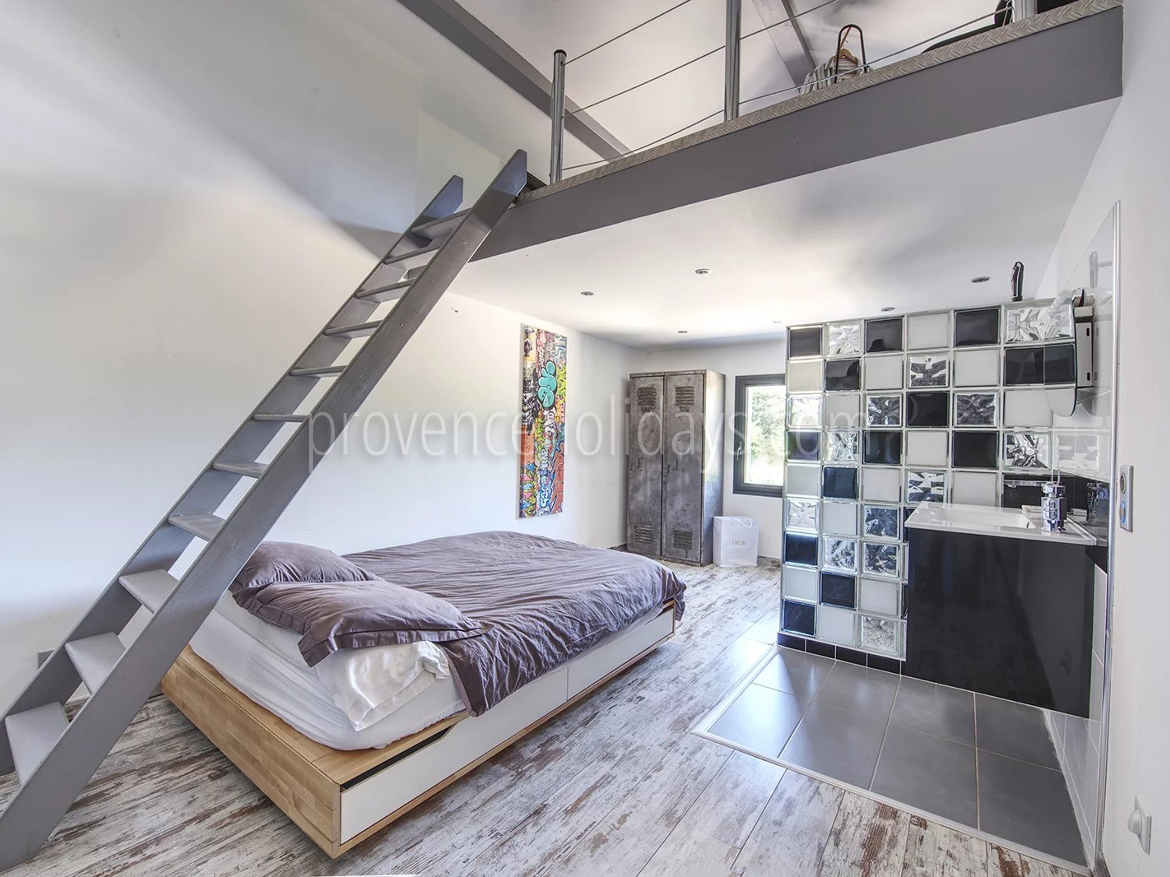 34 - House with pool house in Eyguières: Villa: Bedroom