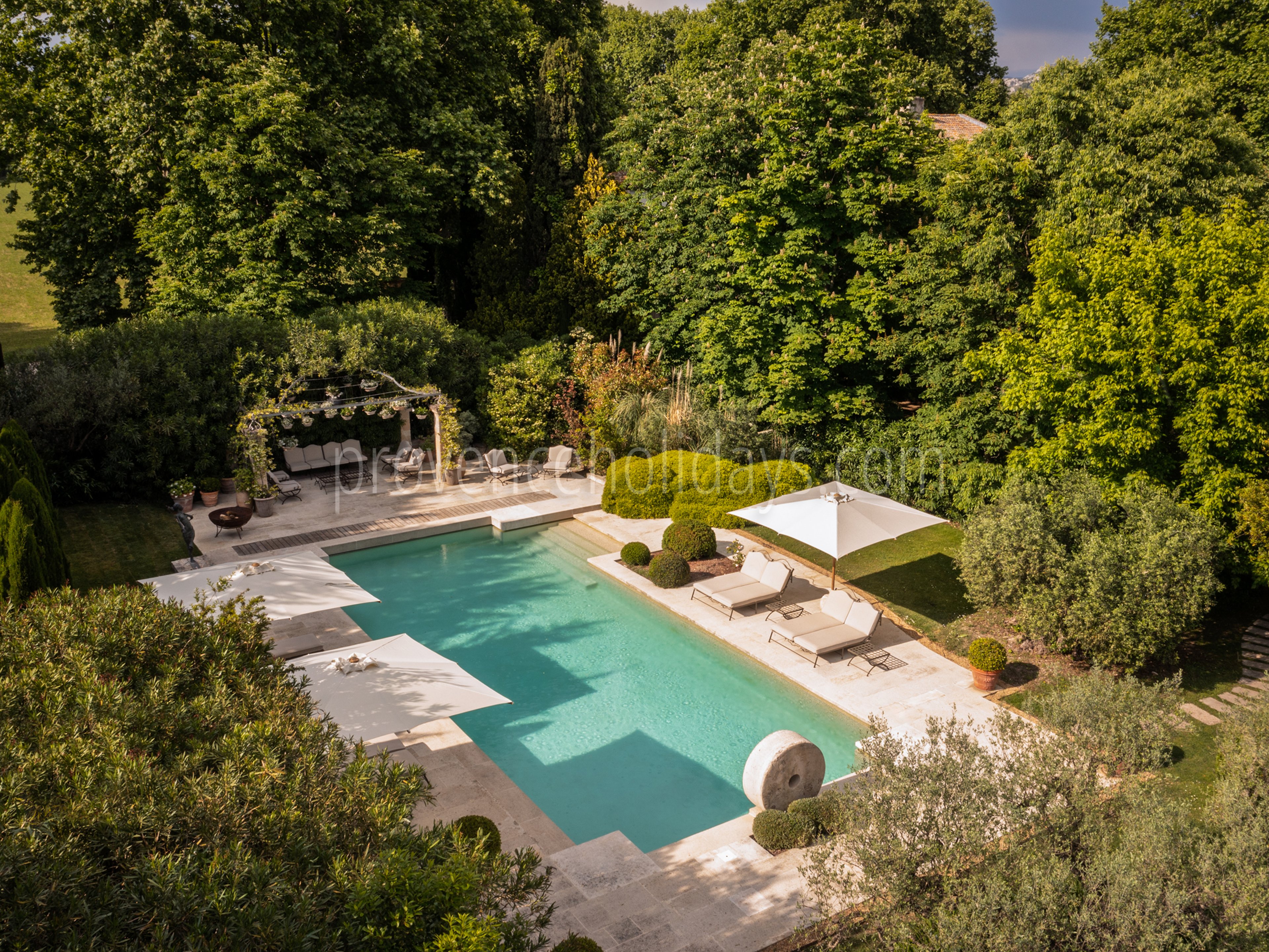 -3 - Mas de Maussane: Villa: Pool