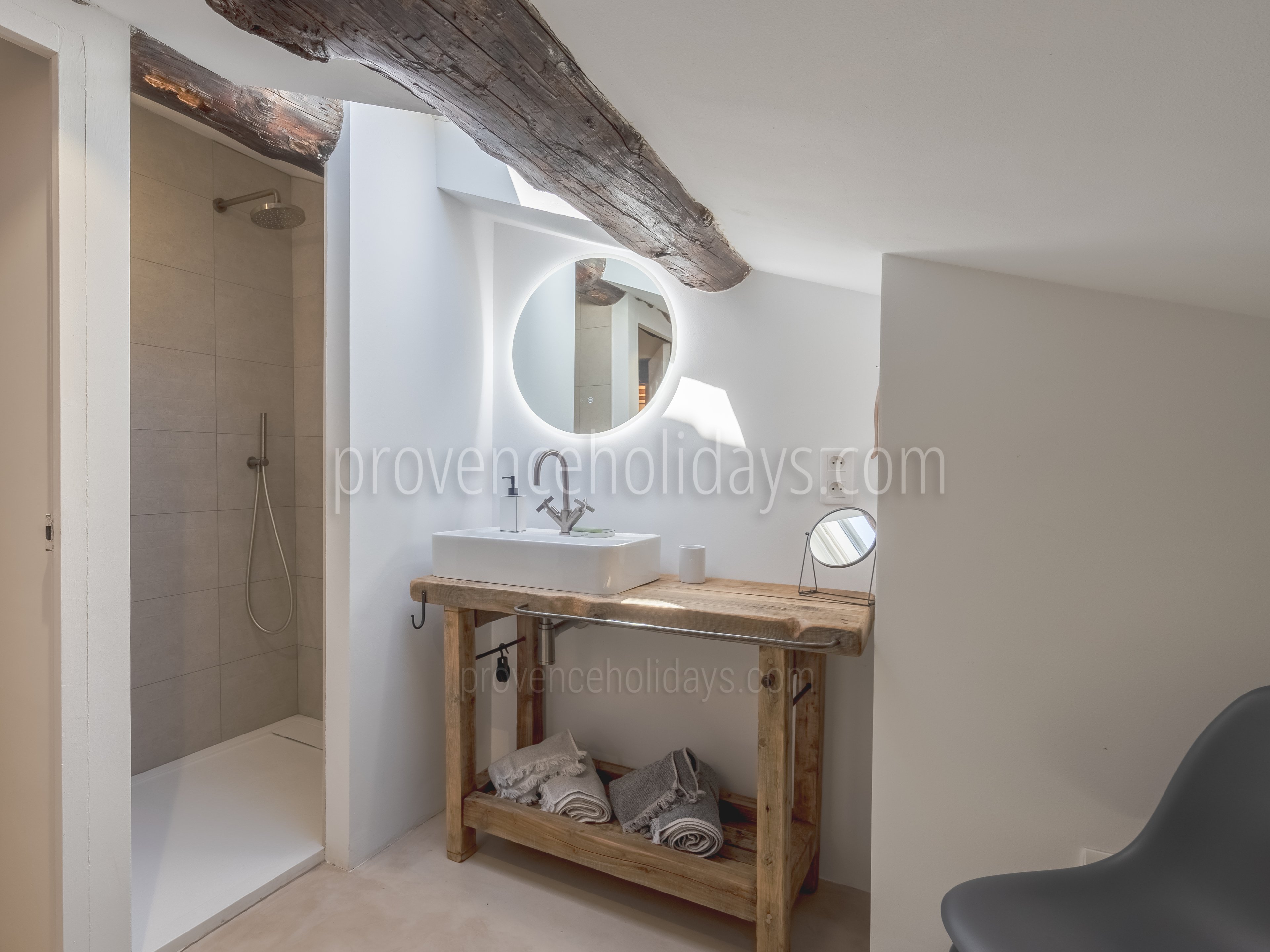 29 - Mas du Taureau: Villa: Bathroom