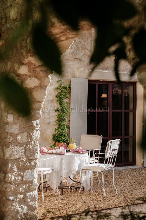 13 - Mas des Oliviers: Villa: Exterior