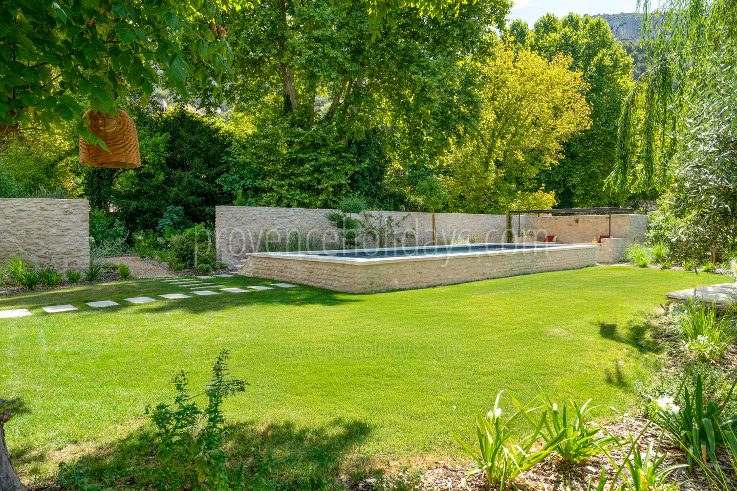 48 - Domaine de la Sorgue: Villa: Exterior
