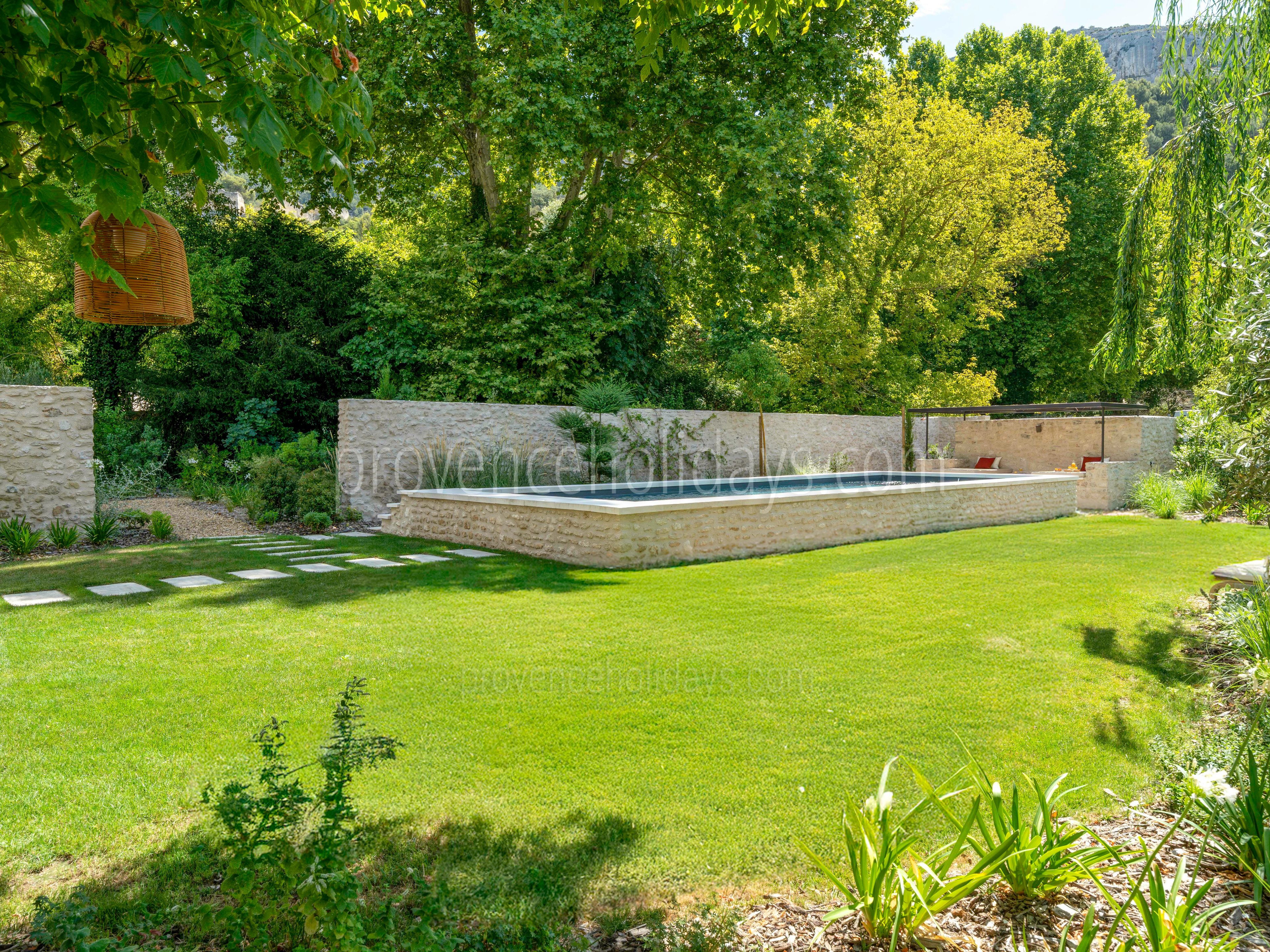 48 - Domaine de la Sorgue: Villa: Exterior