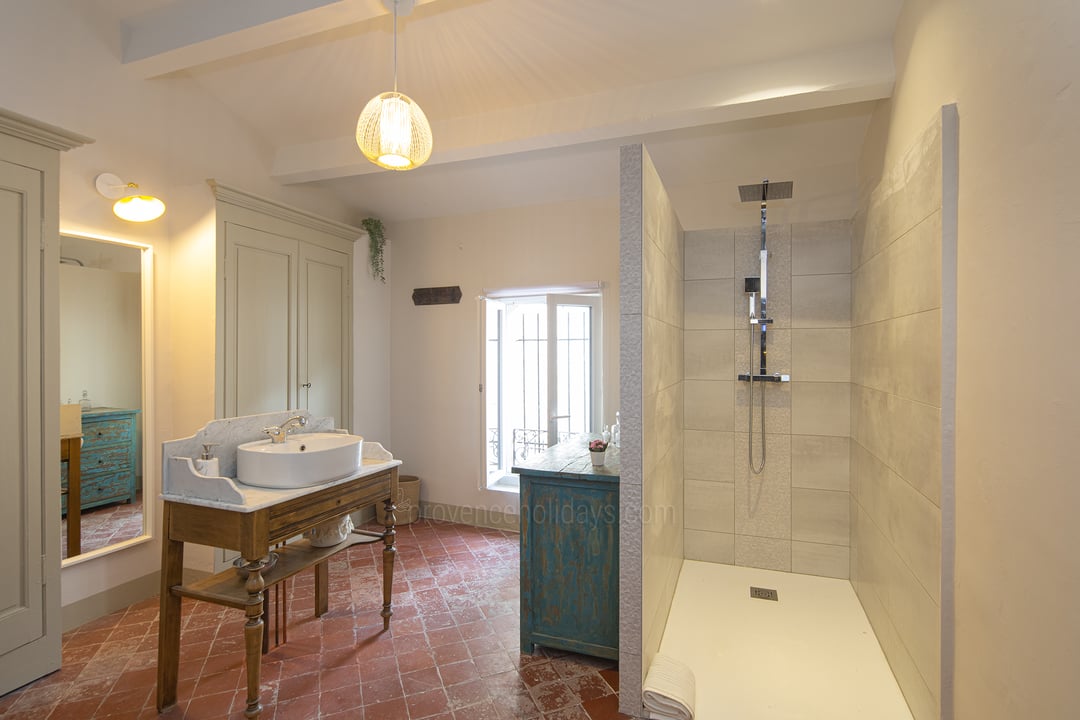 28 - Maison des Siècles: Villa: Bathroom