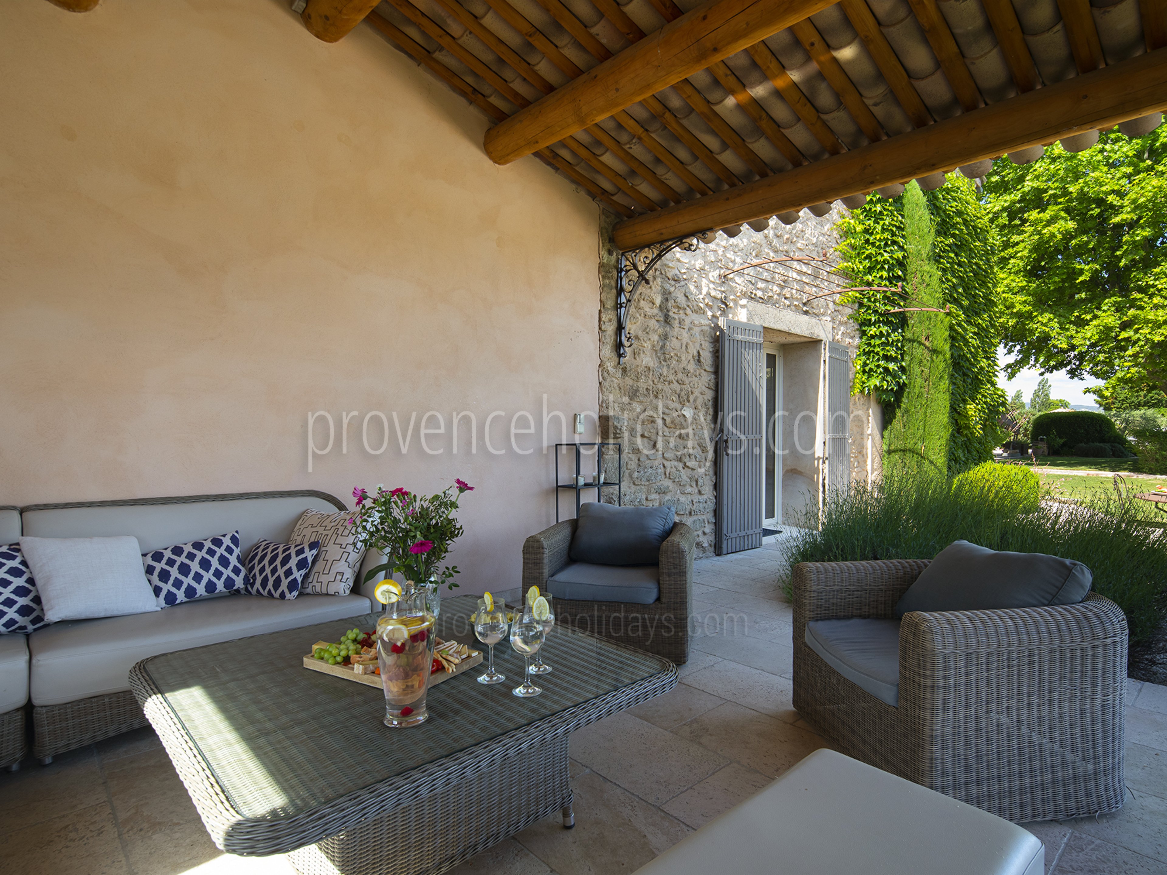 38 - Bastide du Vieux Platane: Villa: Exterior