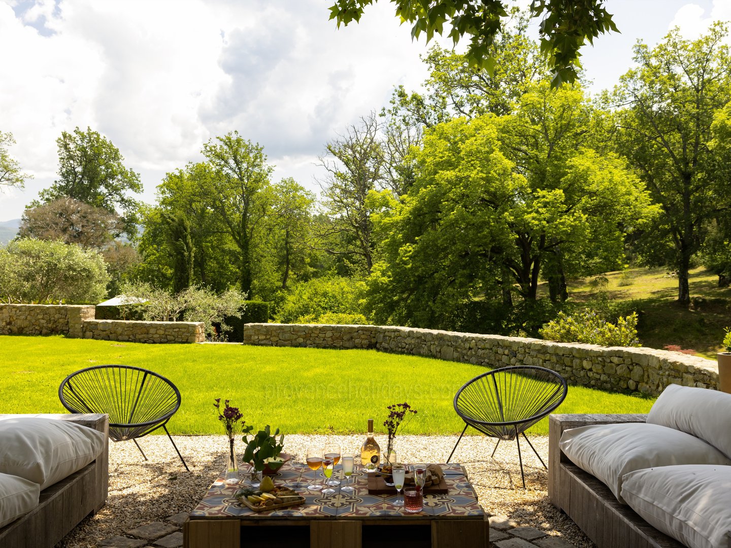 21 - Petite Bastide de Goult: Villa: Exterior