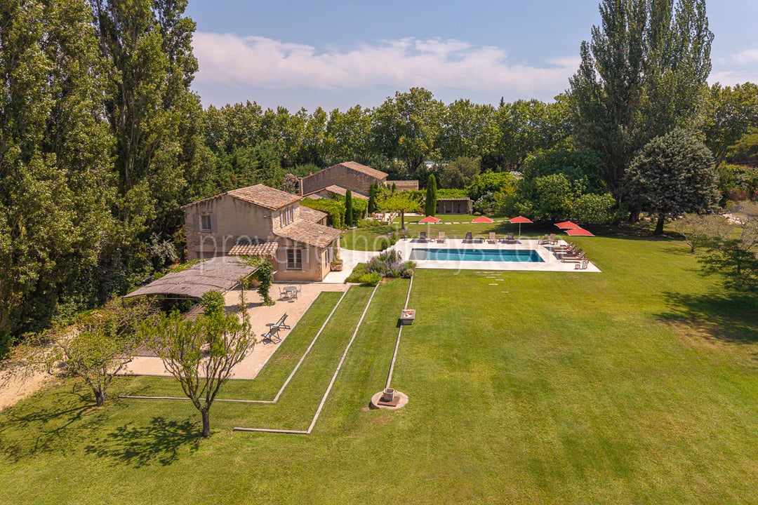Mas historique avec piscine et annexe à Eygalières