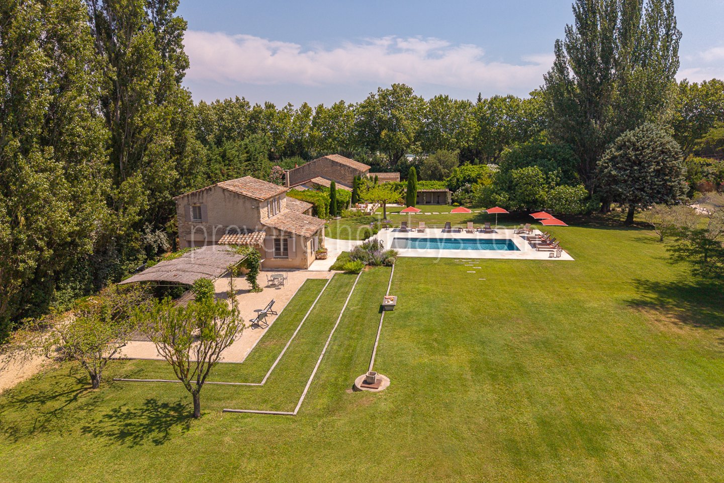 -1 - Le Mas des Magnans: Villa: Exterior