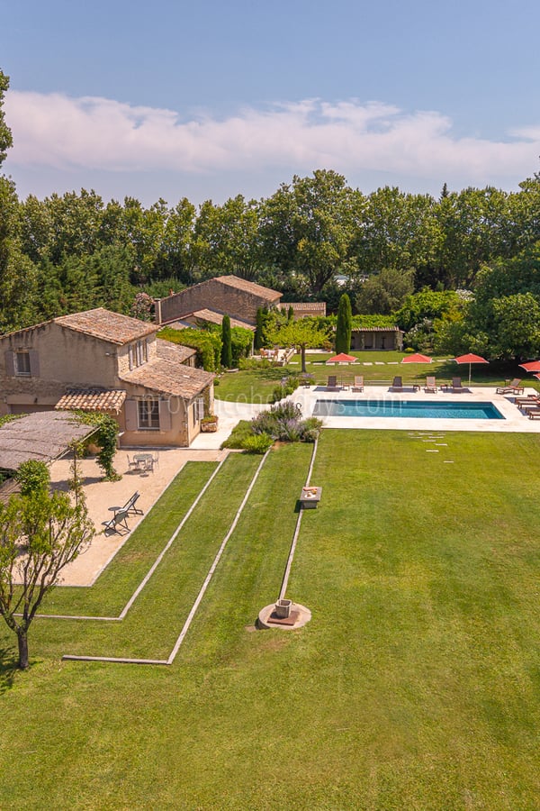 -1 - Renovated farmhouse in Eygalières with views of the Alpilles: Villa: Exterior