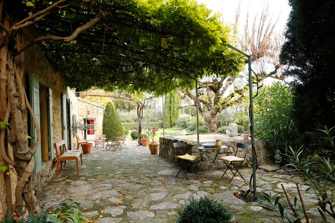 15 - Mas de Charla: Villa: Exterior