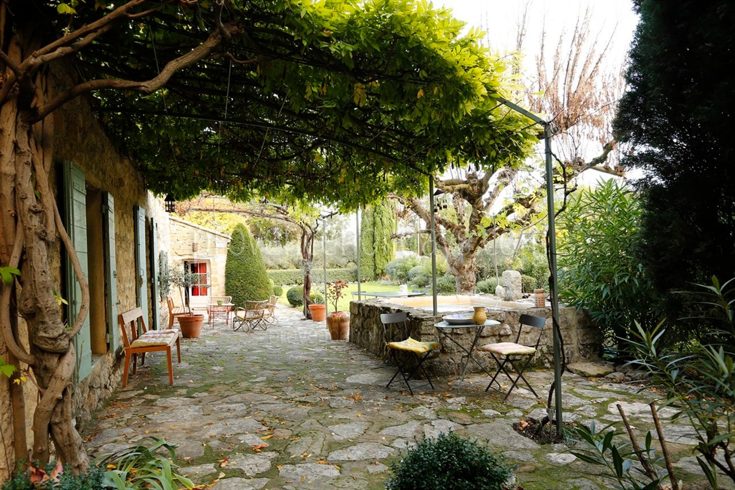 15 - Mas de Charla: Villa: Exterior