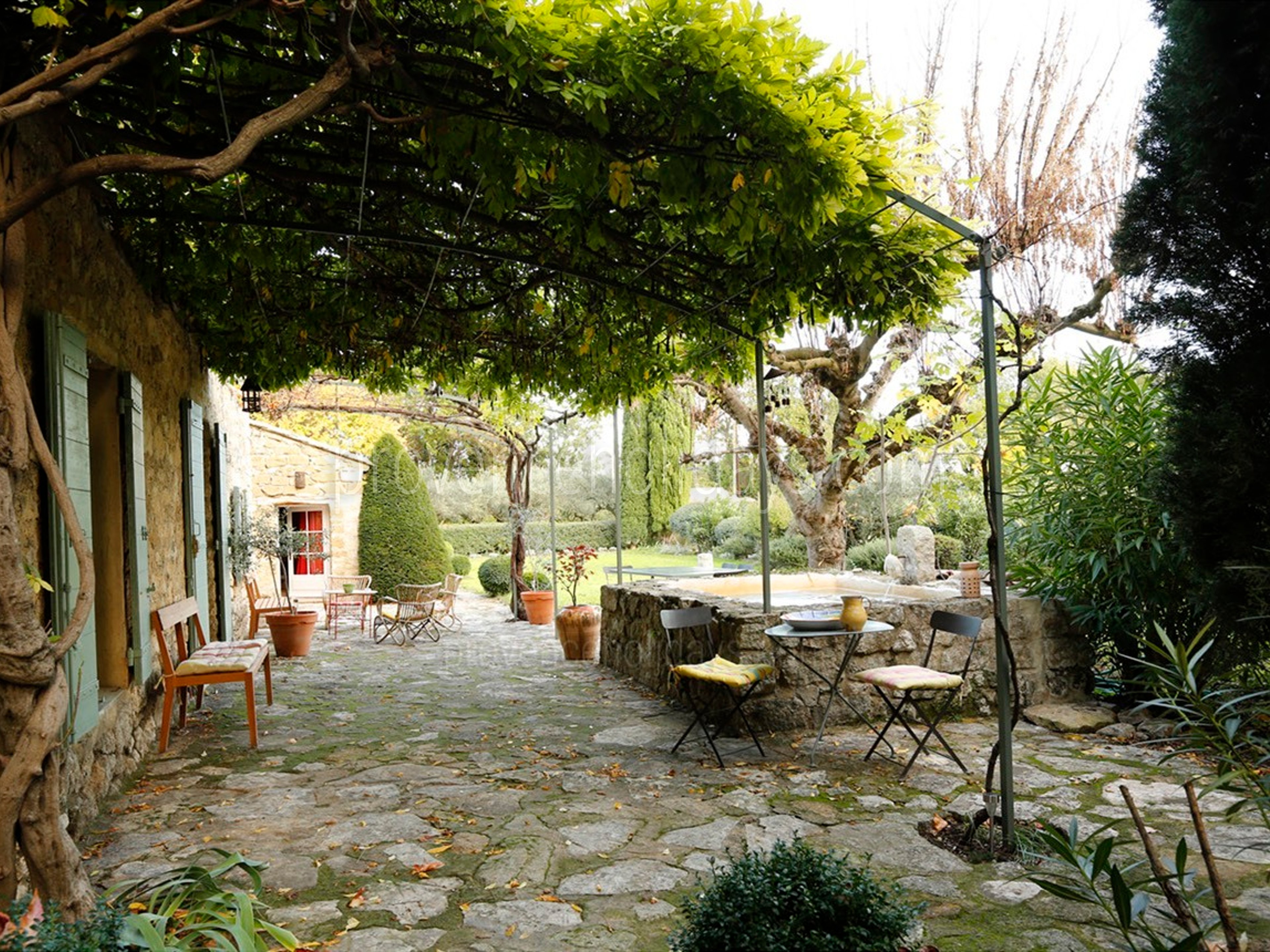 15 - Mas de Charla: Villa: Exterior