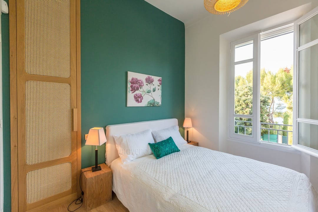 52 - Villa Cap d\'Antibes: Villa: Bedroom