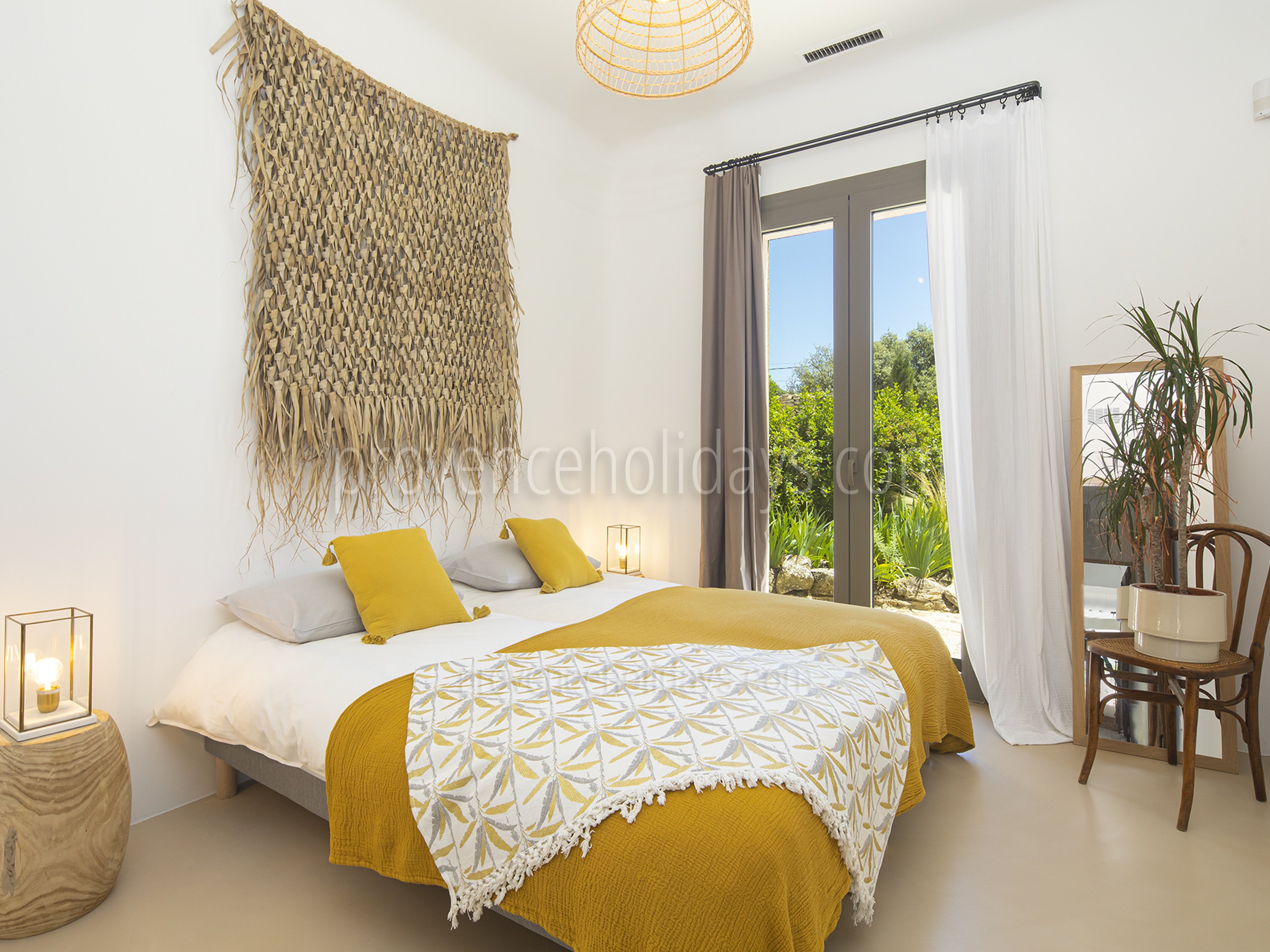 10 - Escapade en Luberon: Villa: Bedroom