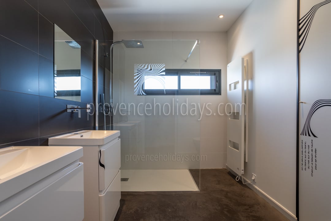 10 - Maison Valley: Villa: Bathroom