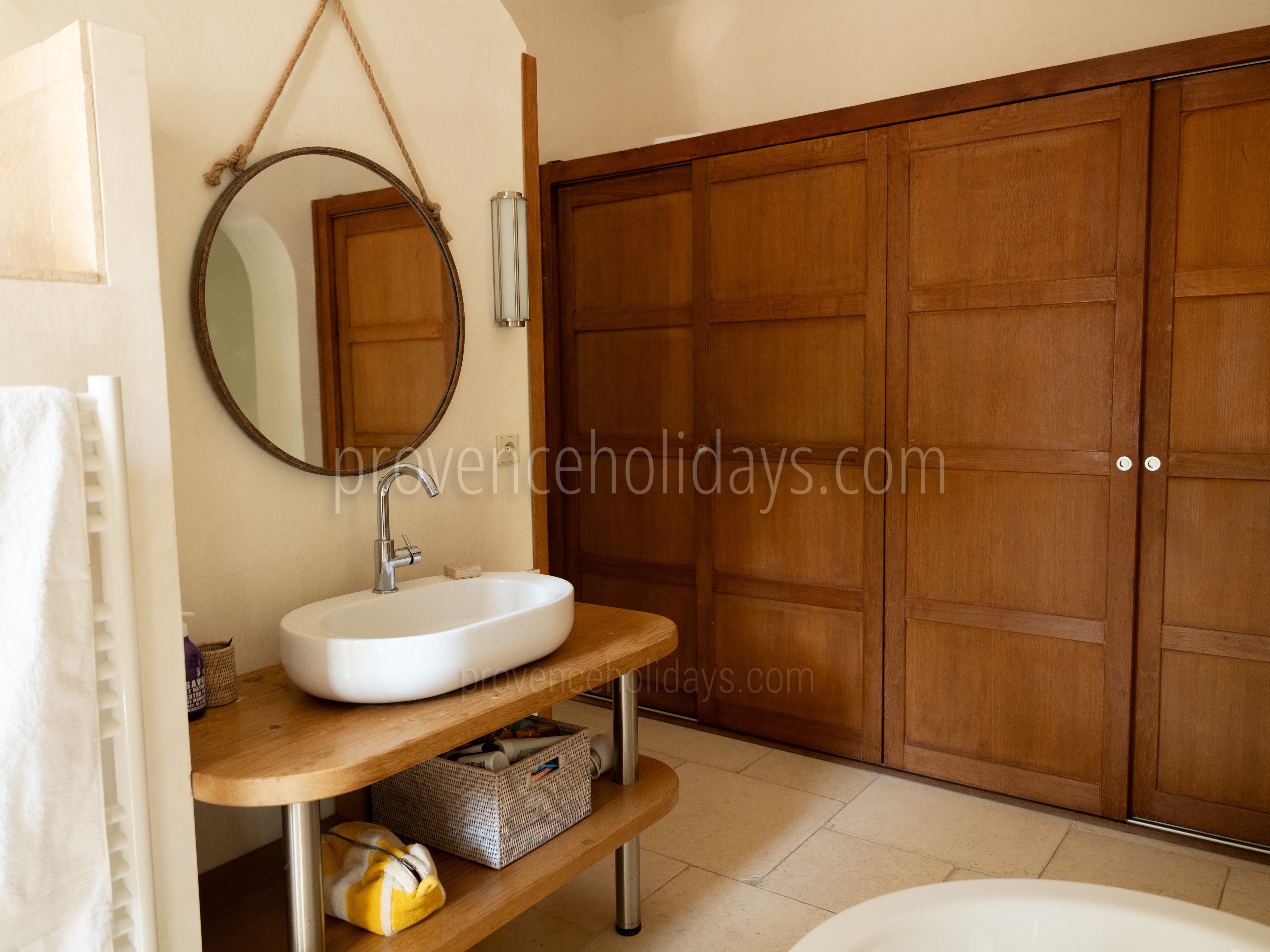 21 - Villa les Pins: Villa: Bathroom