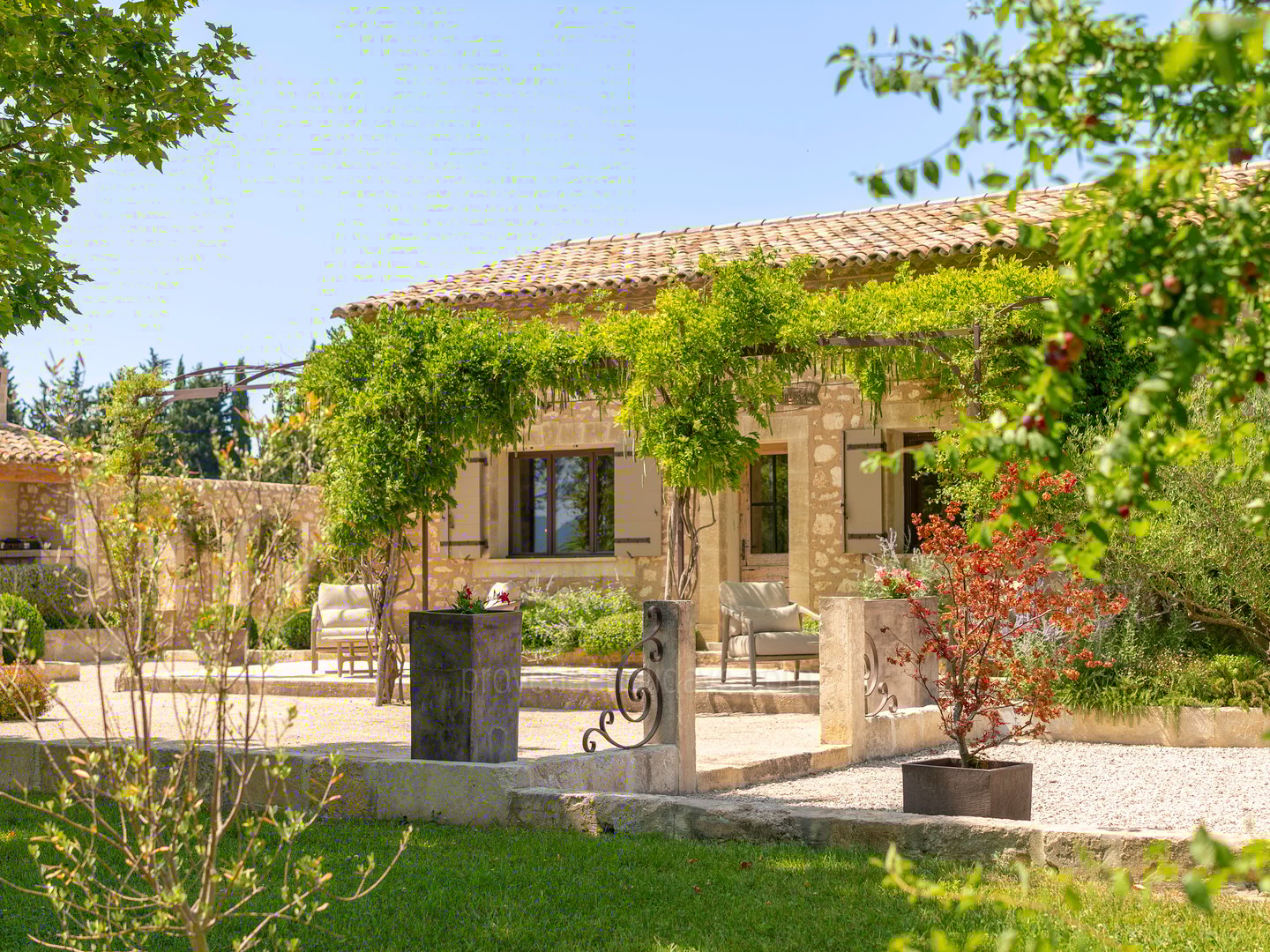 22 - Mas du Temps Suspendu: Villa: Exterior