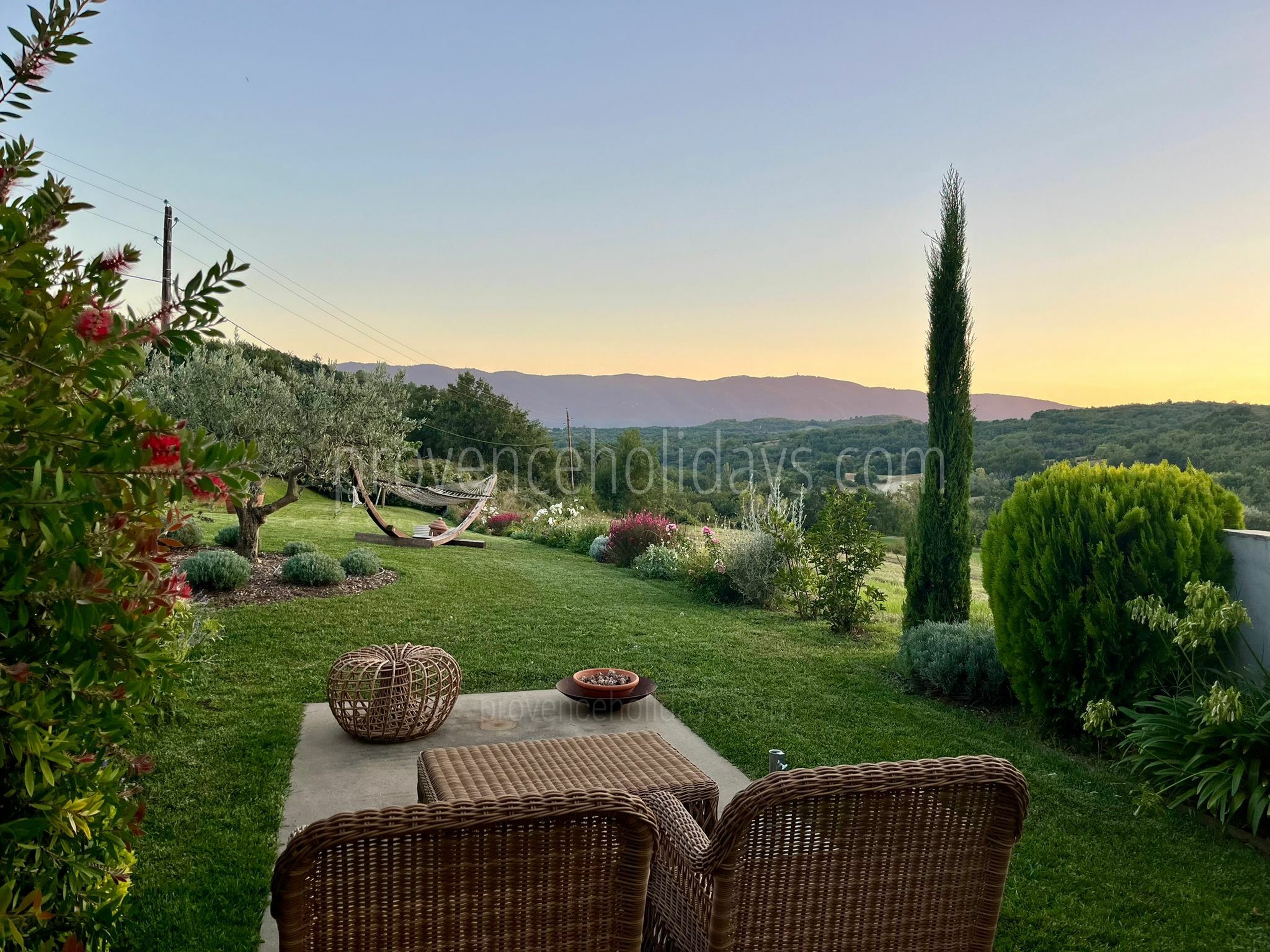 7 - Le Mas du Vallon: Villa: Exterior
