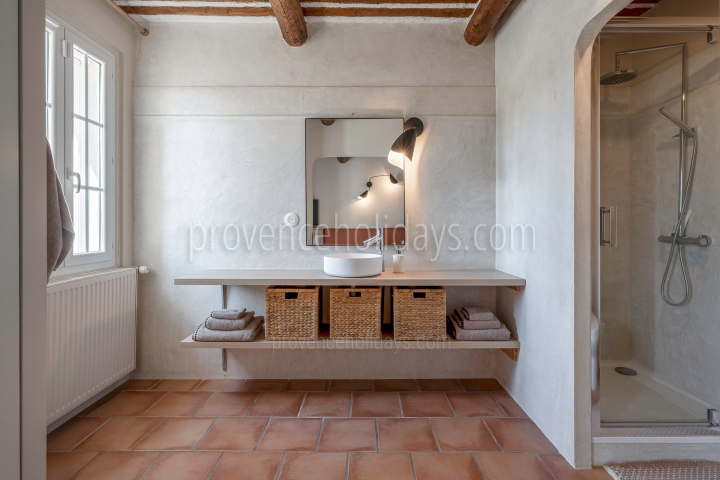 26 - Mas du Bois Clair: Villa: Bathroom 1