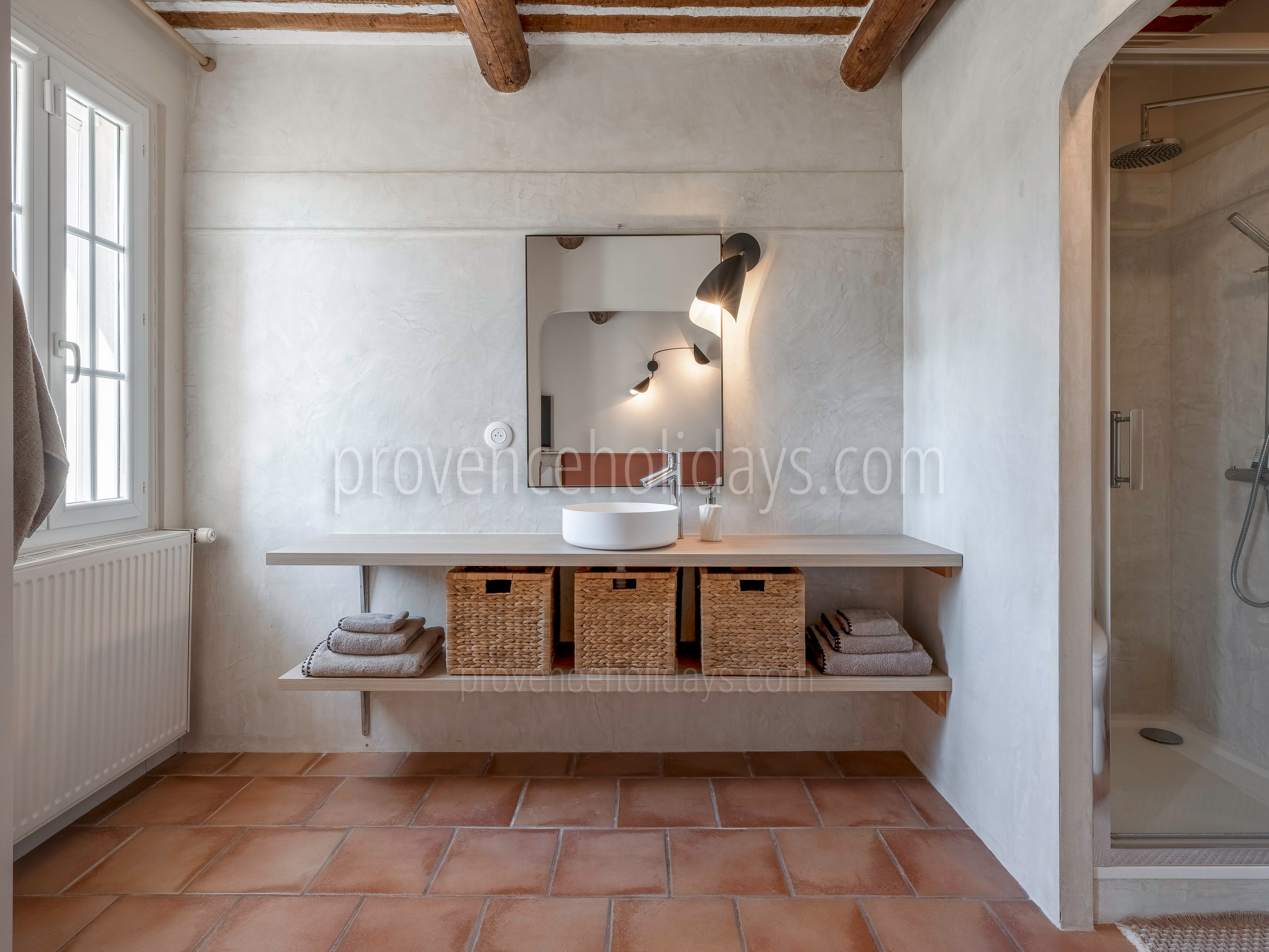26 - Mas du Bois Clair: Villa: Bathroom 1