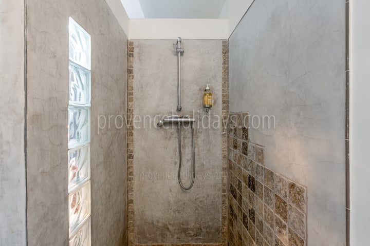 41 - Maison Sarrians: Villa: Bathroom