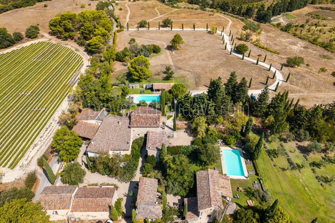 5 - Hameau en pierre à L\'Isle-sur-la-Sorgue: Villa: Exterior